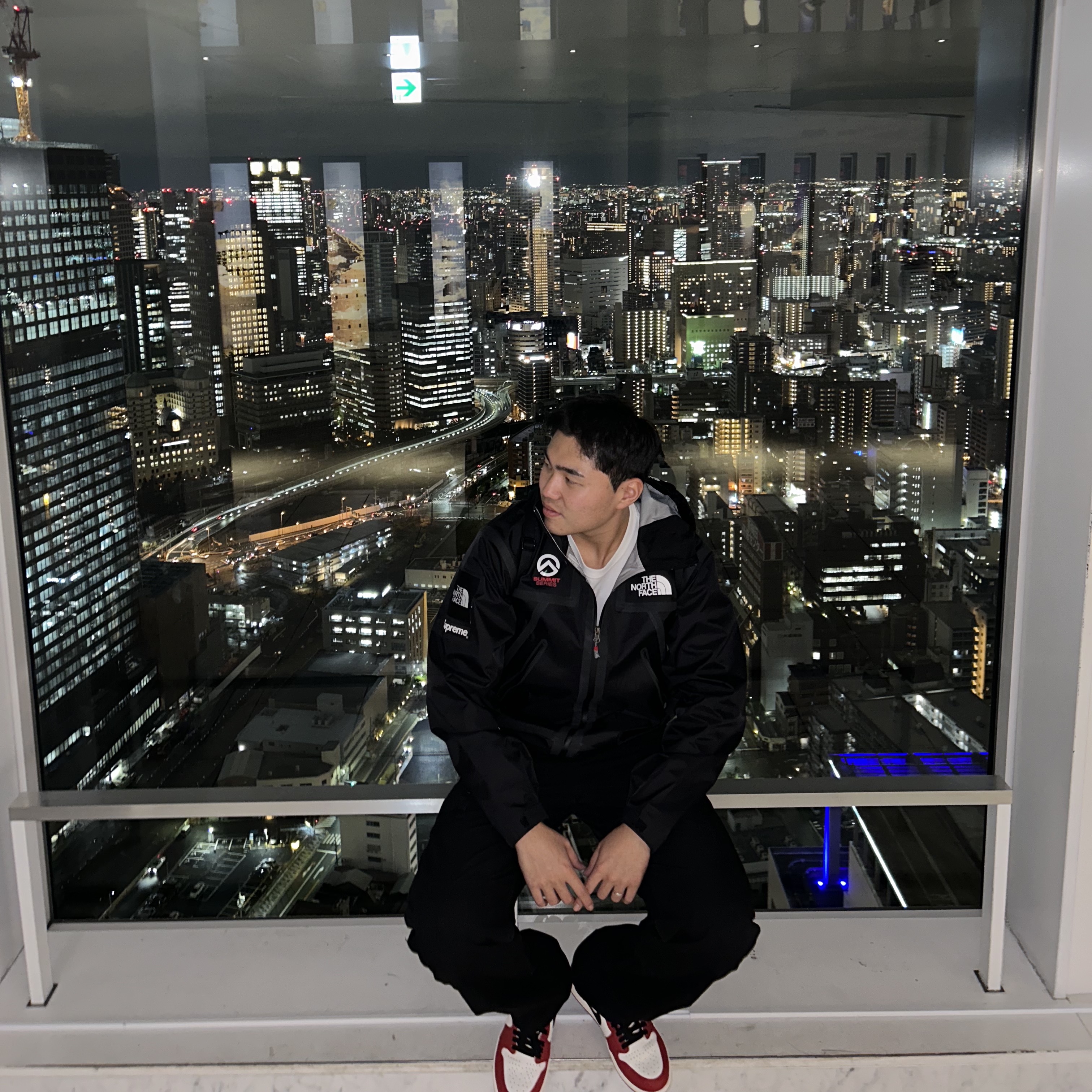 Jordan 1 Retro High OG Chicago 2022, Supreme x The North Face Summit Series Outer Tape Seam Jacket Black - 21SS 착용 스타일 - 1