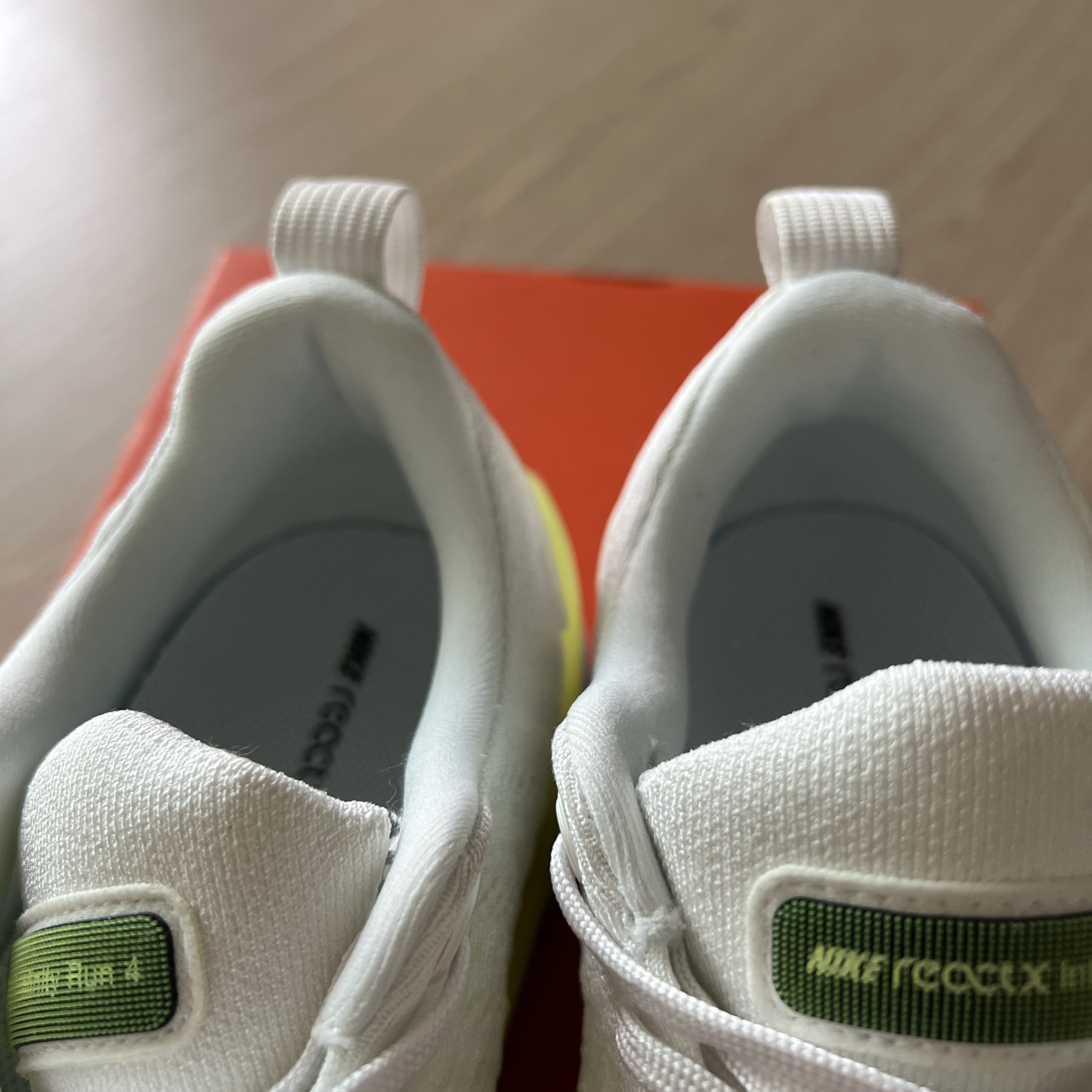 Nike ReactX Infinity Run 4 White Light Lemon Twist 착용 스타일 - 4
