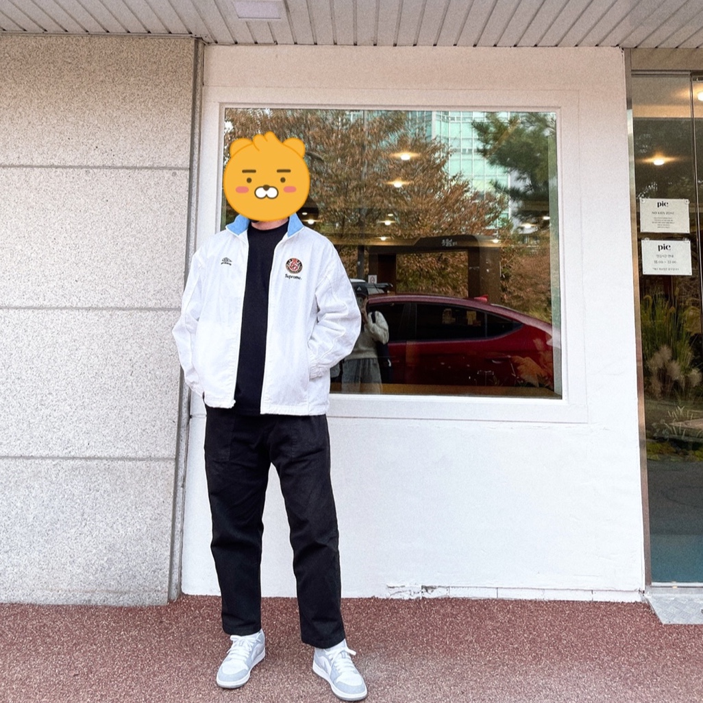 Supreme x Umbro Cotton Ripstop Track Jacket White - 23FW, (W) Jordan 1 Low White Wolf Grey 착용 스타일