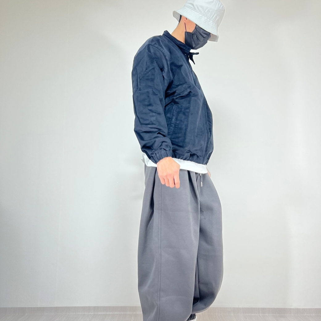 Undermycar Mu.03 Anti Fxxking Logo Play Oversized Sweat Jogger Olive 착용 스타일 - 2