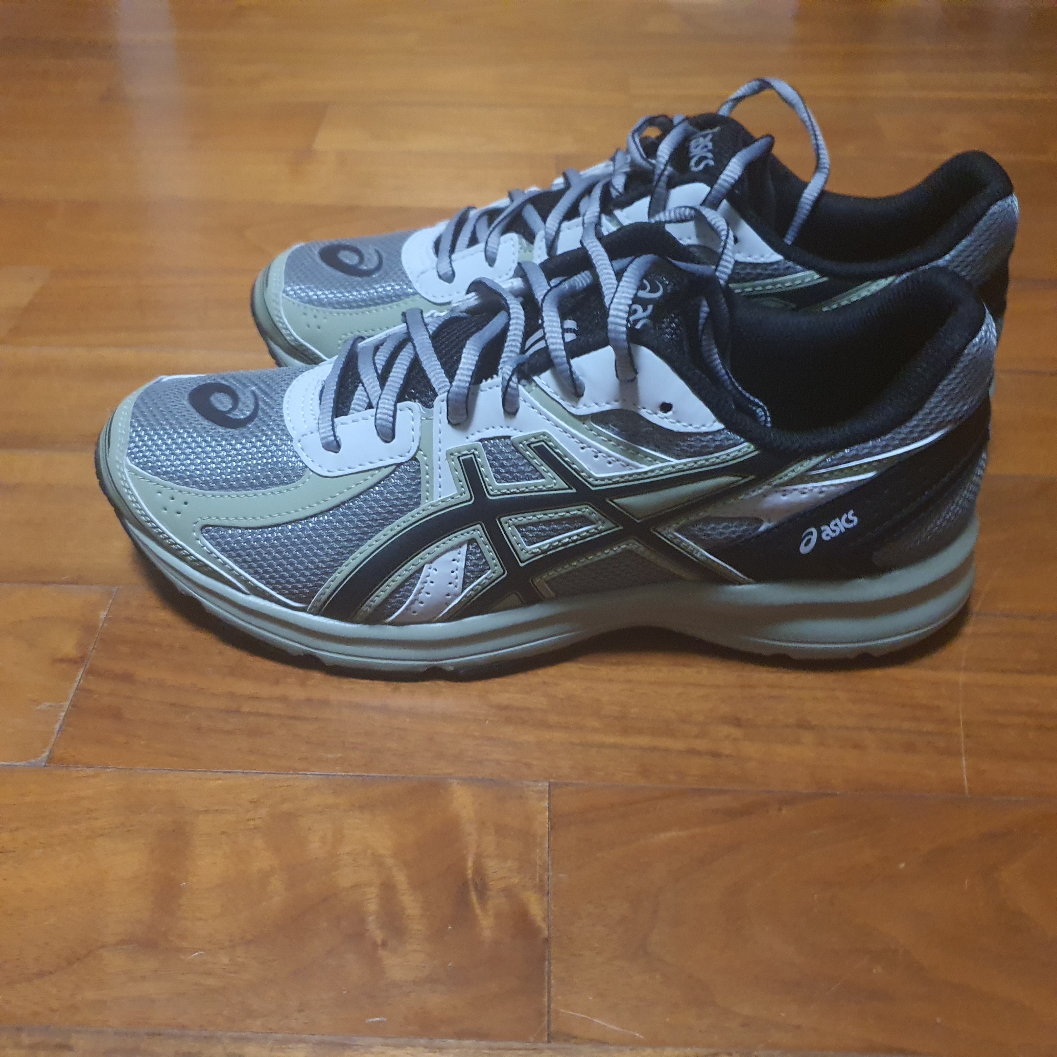 Asics Jog 100 S Sheet Rock - 2E Wide 착용 스타일