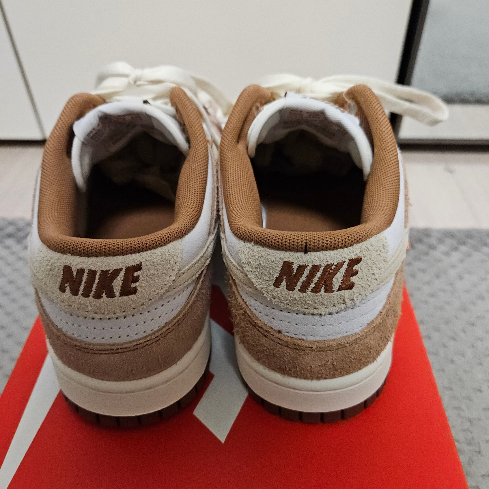 Nike Dunk Low Pro Premium Medium Curry 착용 스타일 - 3