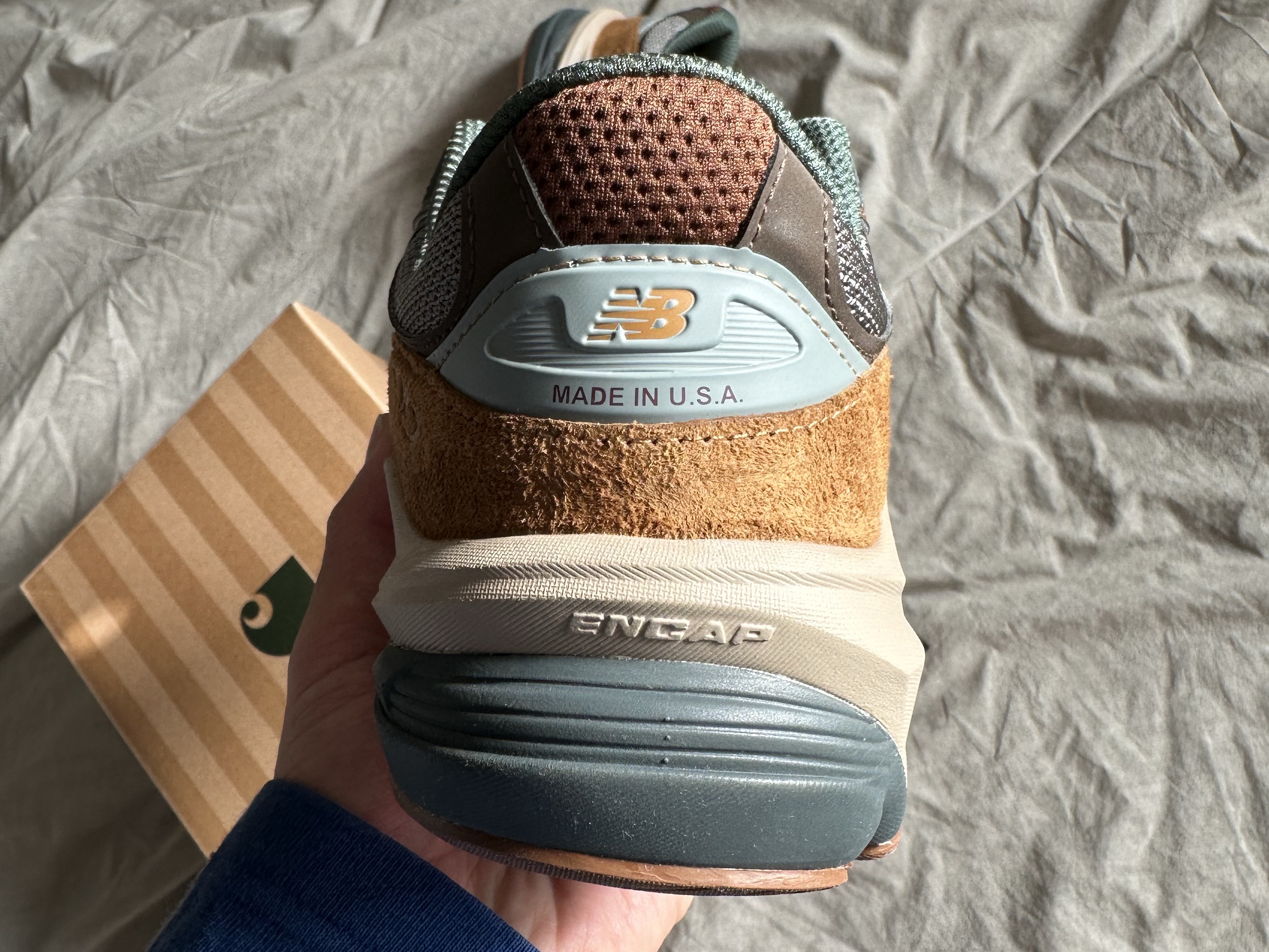 New Balance x Carhartt WIP 990v6 Made in USA Hamilton Brown Military Green 착용 스타일 - 6