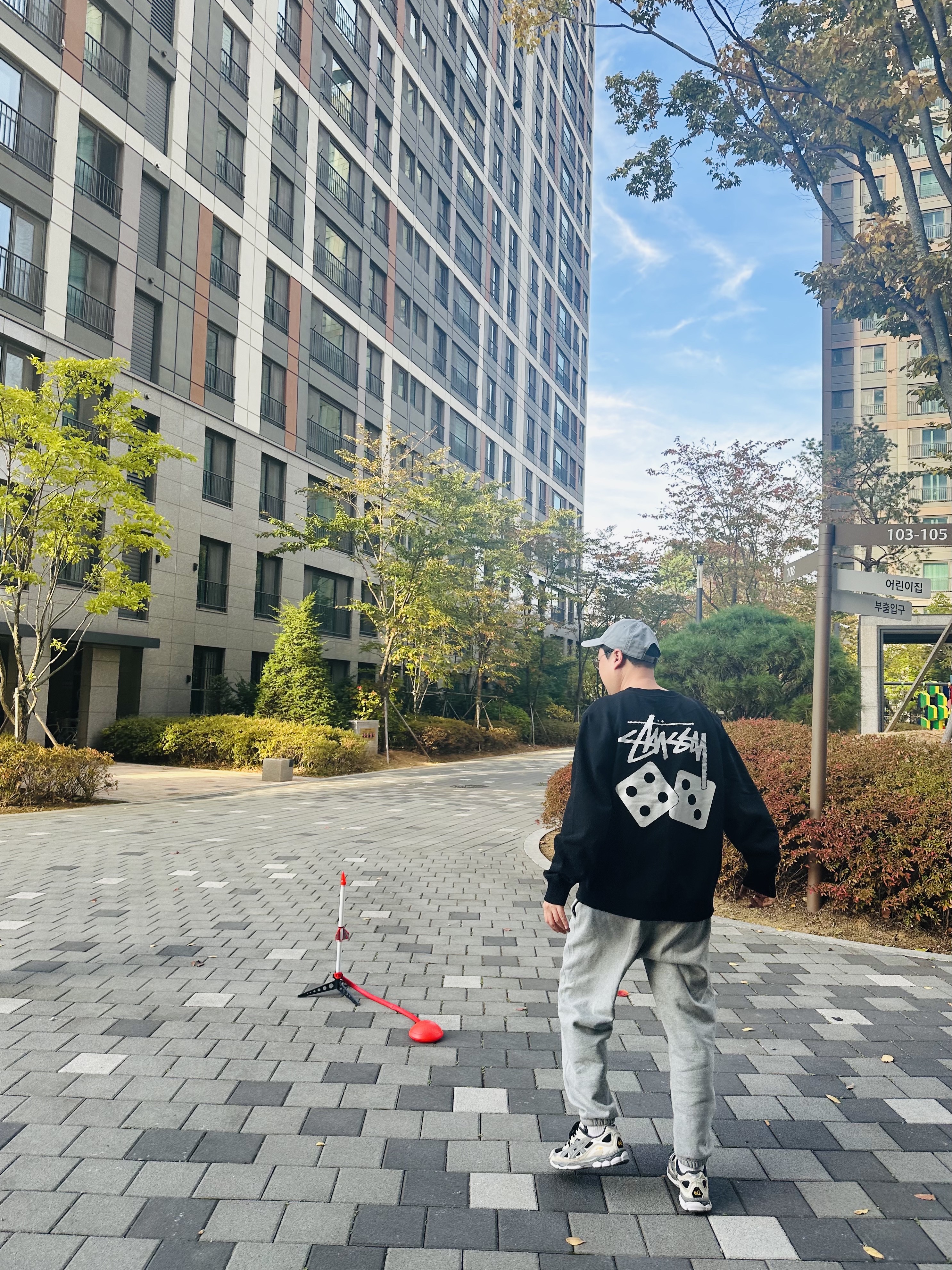 Stussy Dice Crew Black, Nike NRG Solo Swoosh Fleece Pants Dark Grey Heather - Asia 착용 스타일 - 5