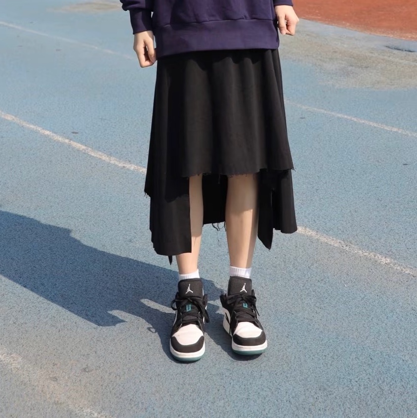(GS) Jordan 1 Low Black Mystic Green 착용 스타일 - 2