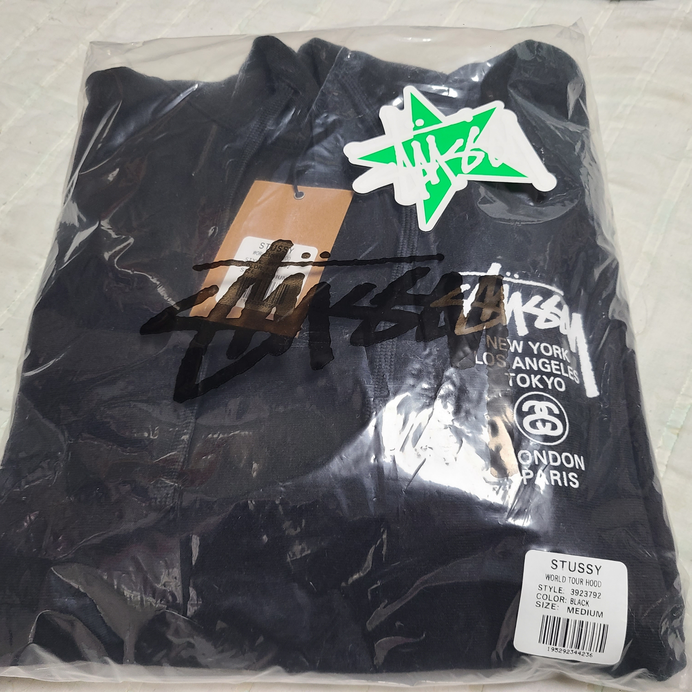 Stussy World Tour Hoodie Black 2023 착용 스타일