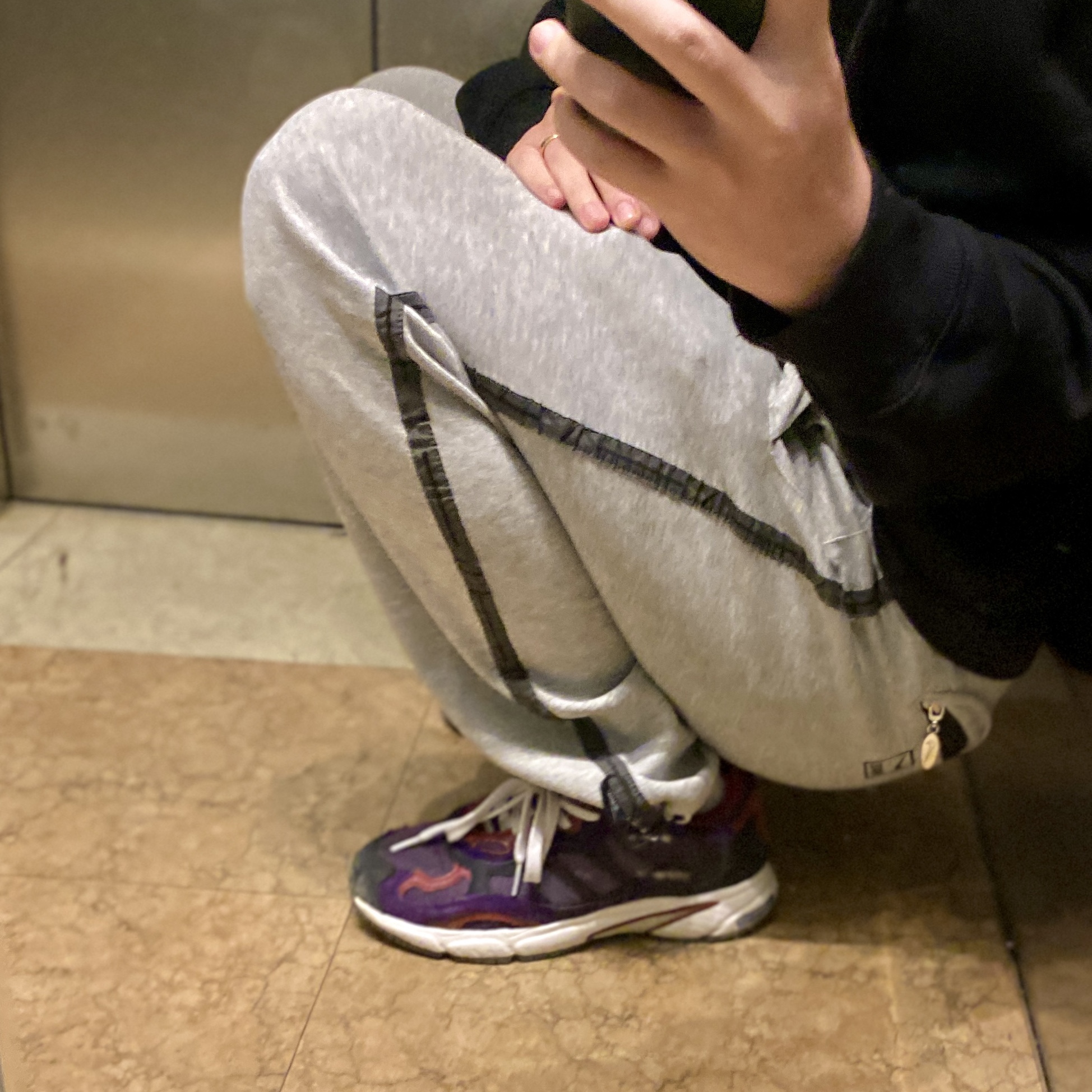 Adidas Temper Run Legend Purple 착용 스타일 - 1