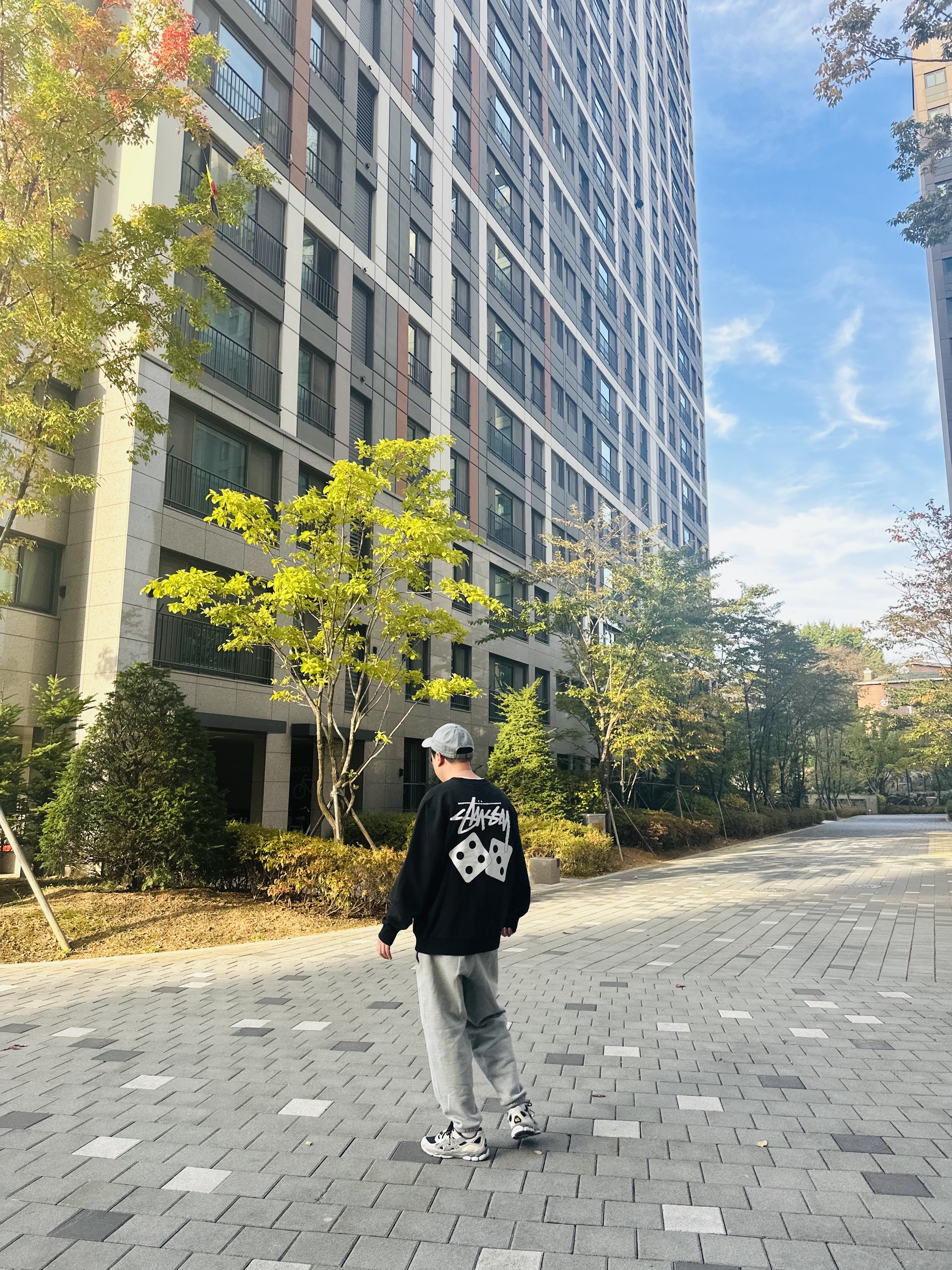 Stussy Dice Crew Black, Nike NRG Solo Swoosh Fleece Pants Dark Grey Heather - Asia 착용 스타일 - 4