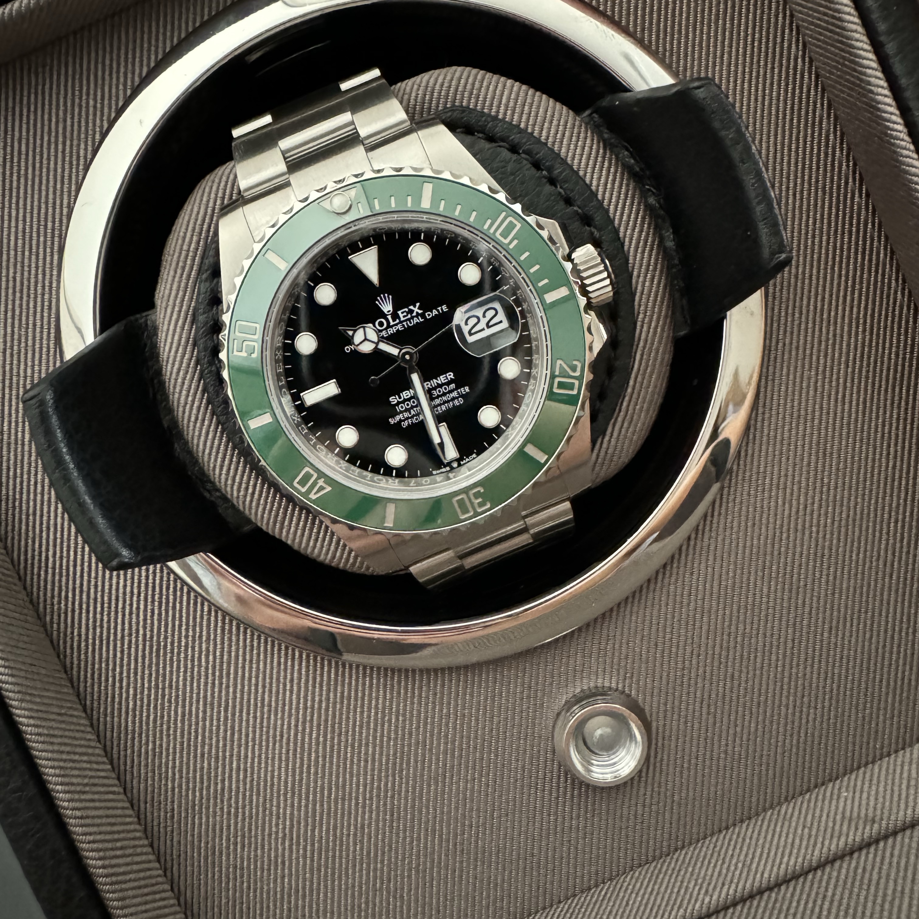 Rolex Submariner Date 41mm 126610LV Black Oyster 착용 스타일