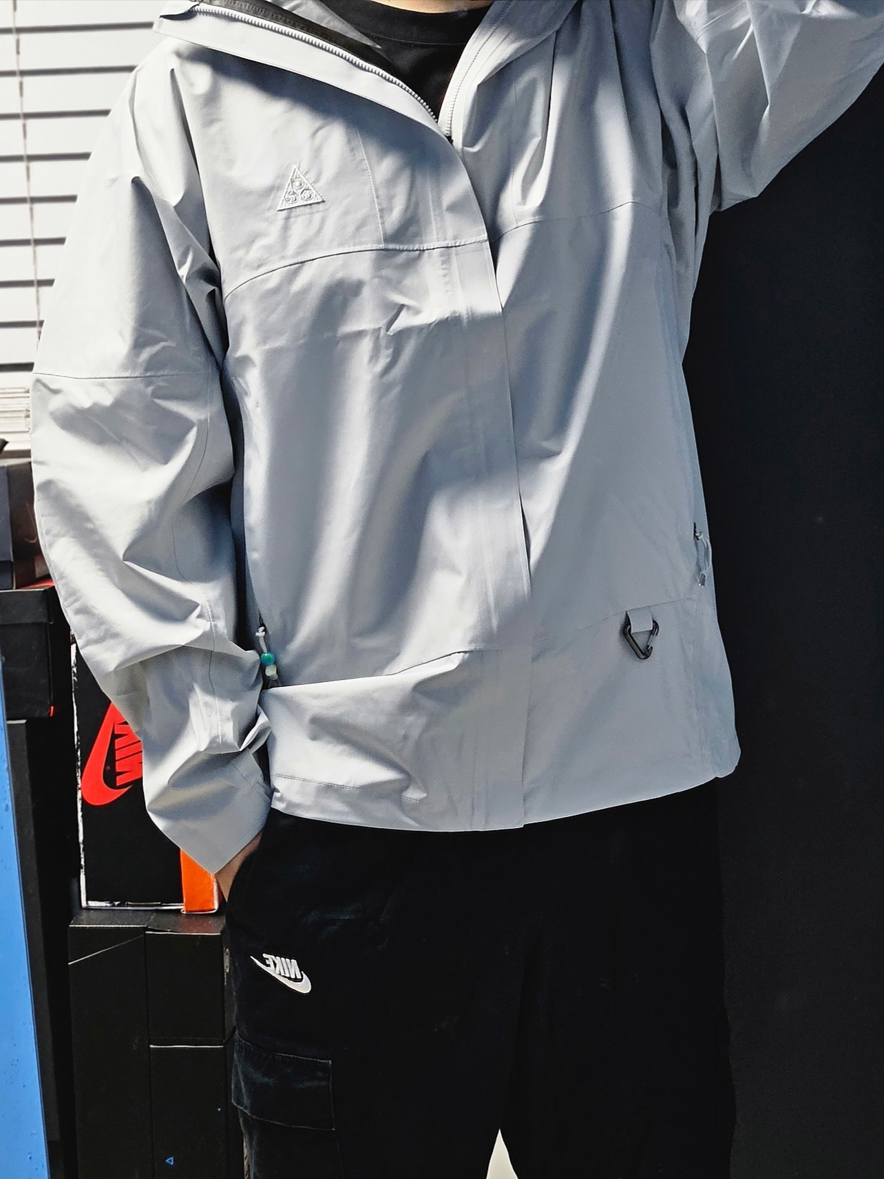 Nike ACG Storm-Fit ADV Cascade Rains Full Zip Jacket Photon Dust - Asia 착용 스타일 - 1