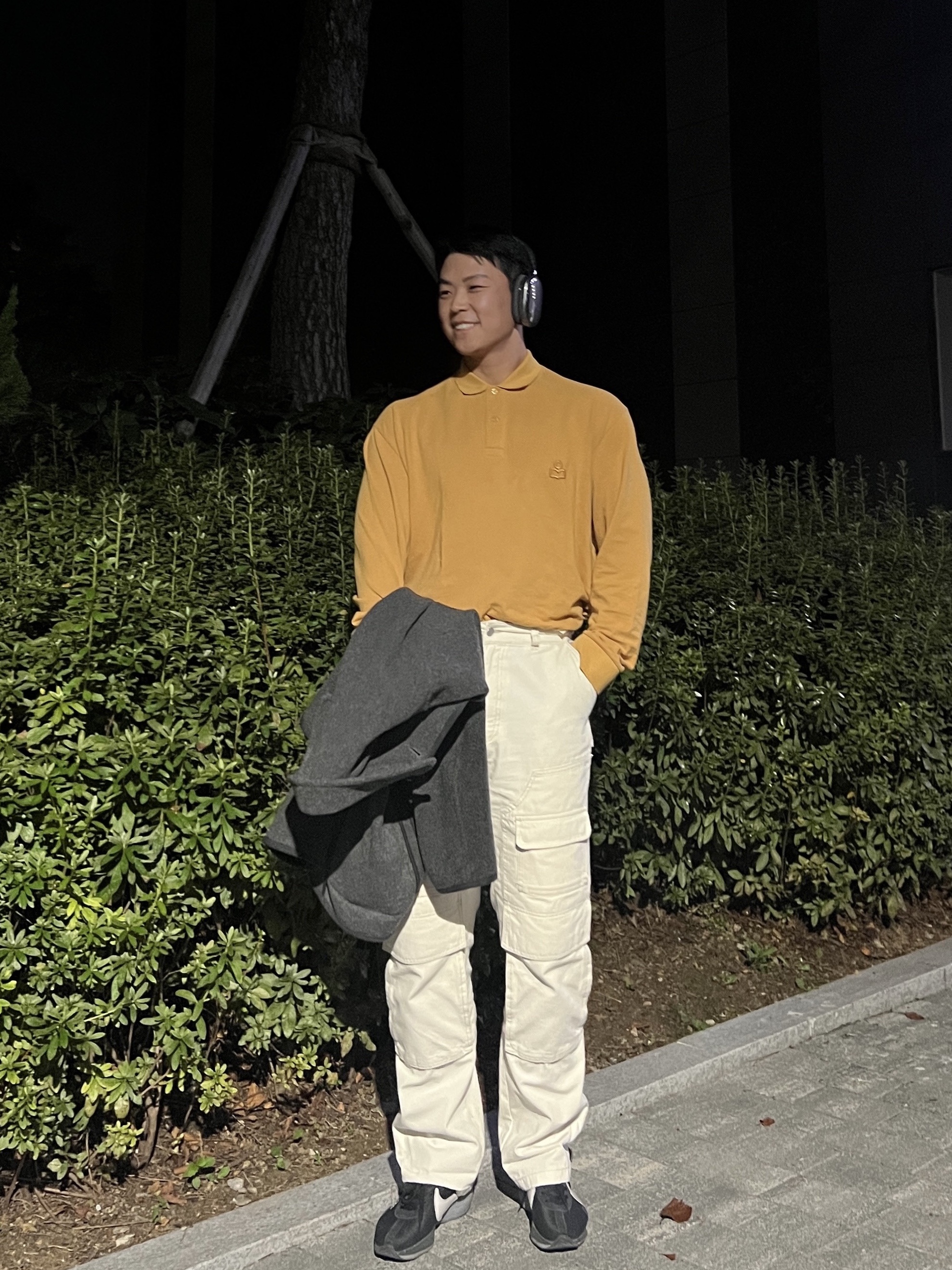 Apple AirPods Max Lightning Space Gray (Korean Ver.), Nike Moon Racer Black Wolf Grey 착용 스타일 - 2