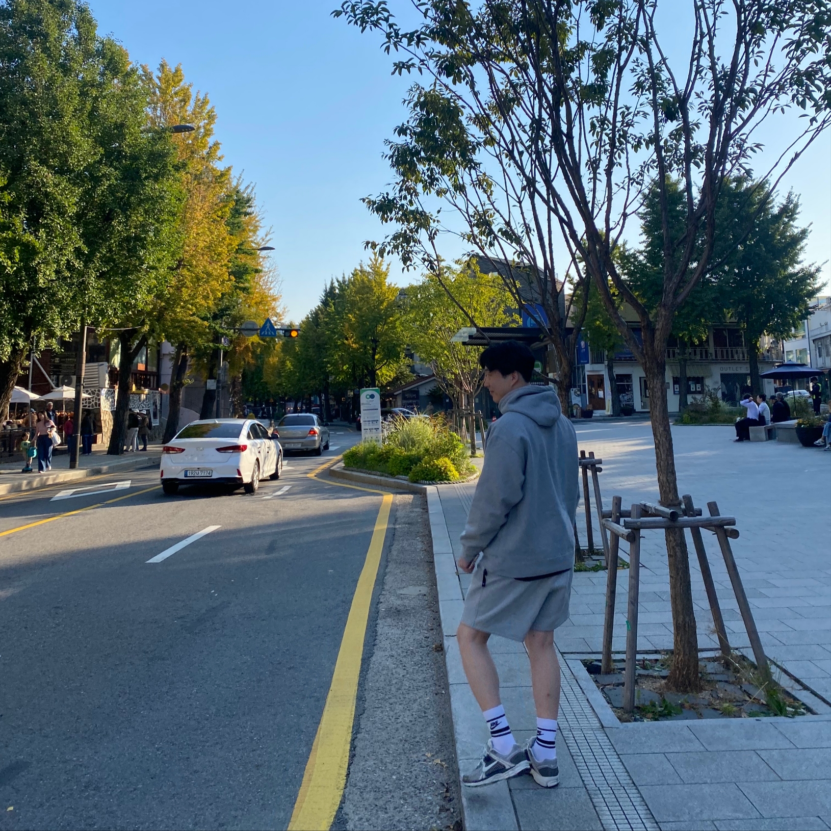Nike x Stussy NRG RA Pullover Hoodie Dark Grey Heather (DJ9488-063), Nike NRG Solo Swoosh Fleece Shorts Dark Grey Heather - Asia 착용 스타일 - 2