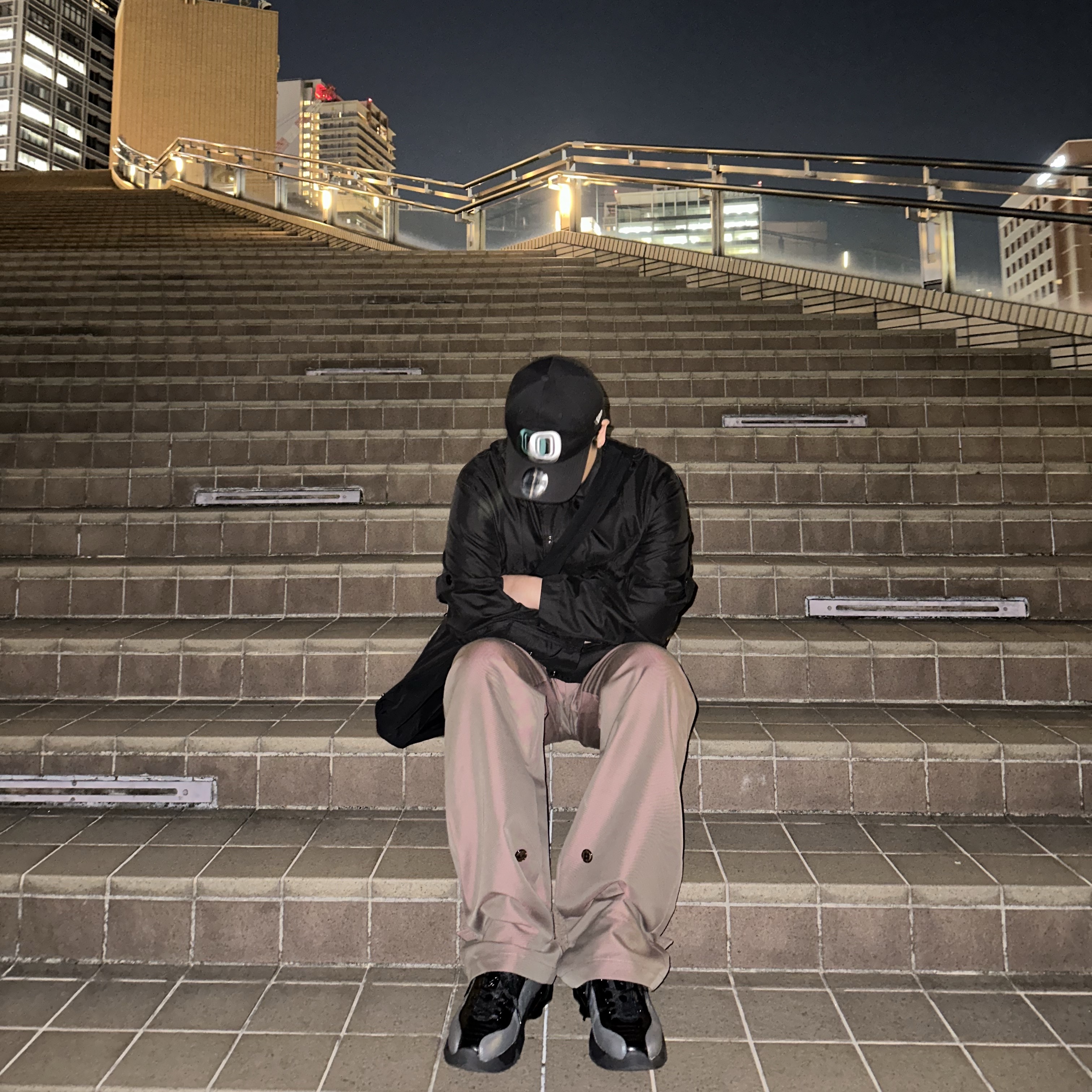 Asics x Kiko Kostadinov Novalis Gel-Teremoa Obsidian Black Smoke Shadow 착용 스타일 - 2
