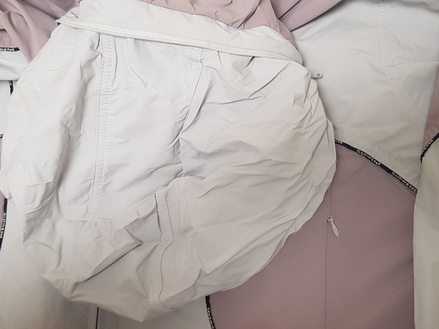Supreme Logo Piping Hooded Track Jacket Grey - 23FW 착용 스타일 - 3