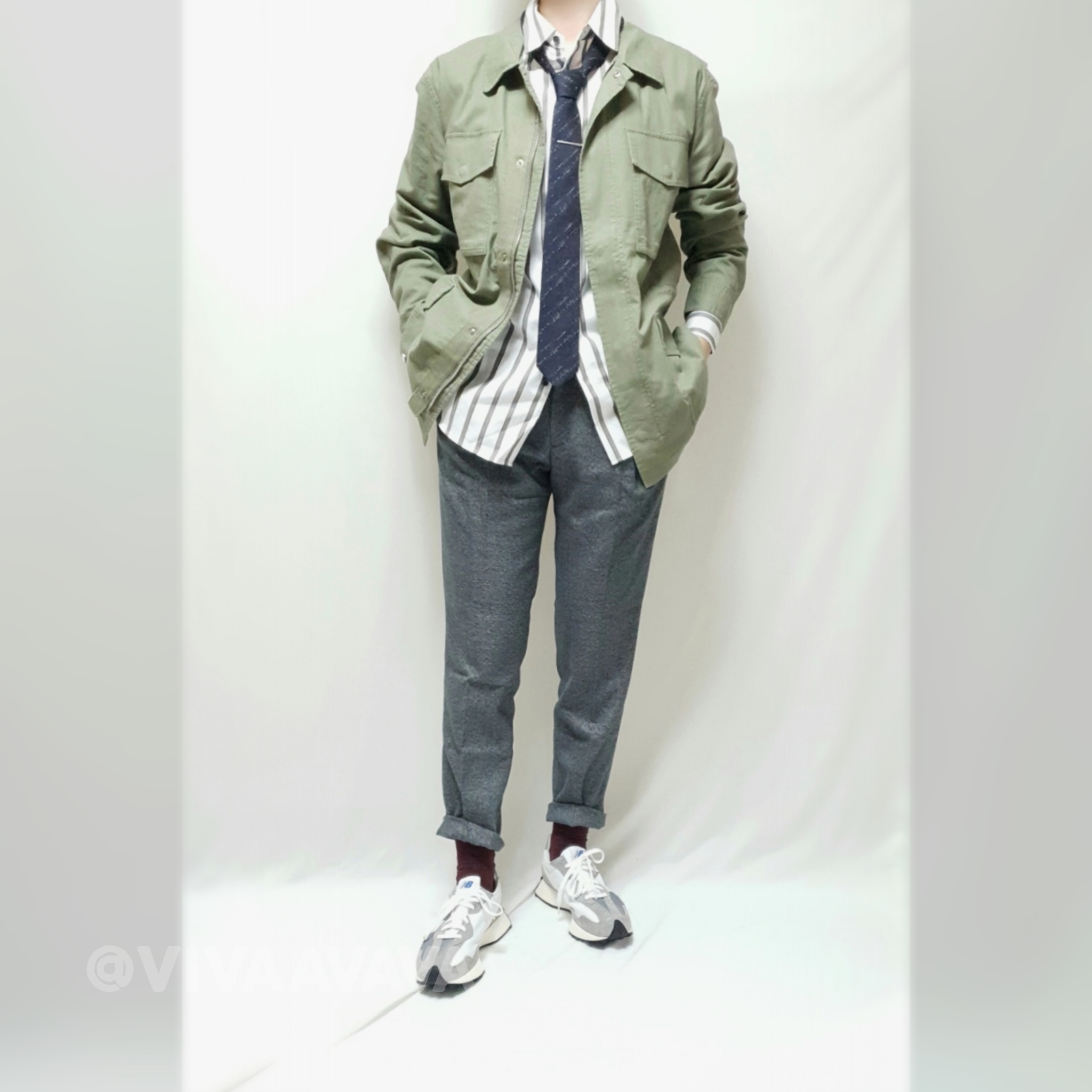 New Balance 327 Grey 착용 스타일