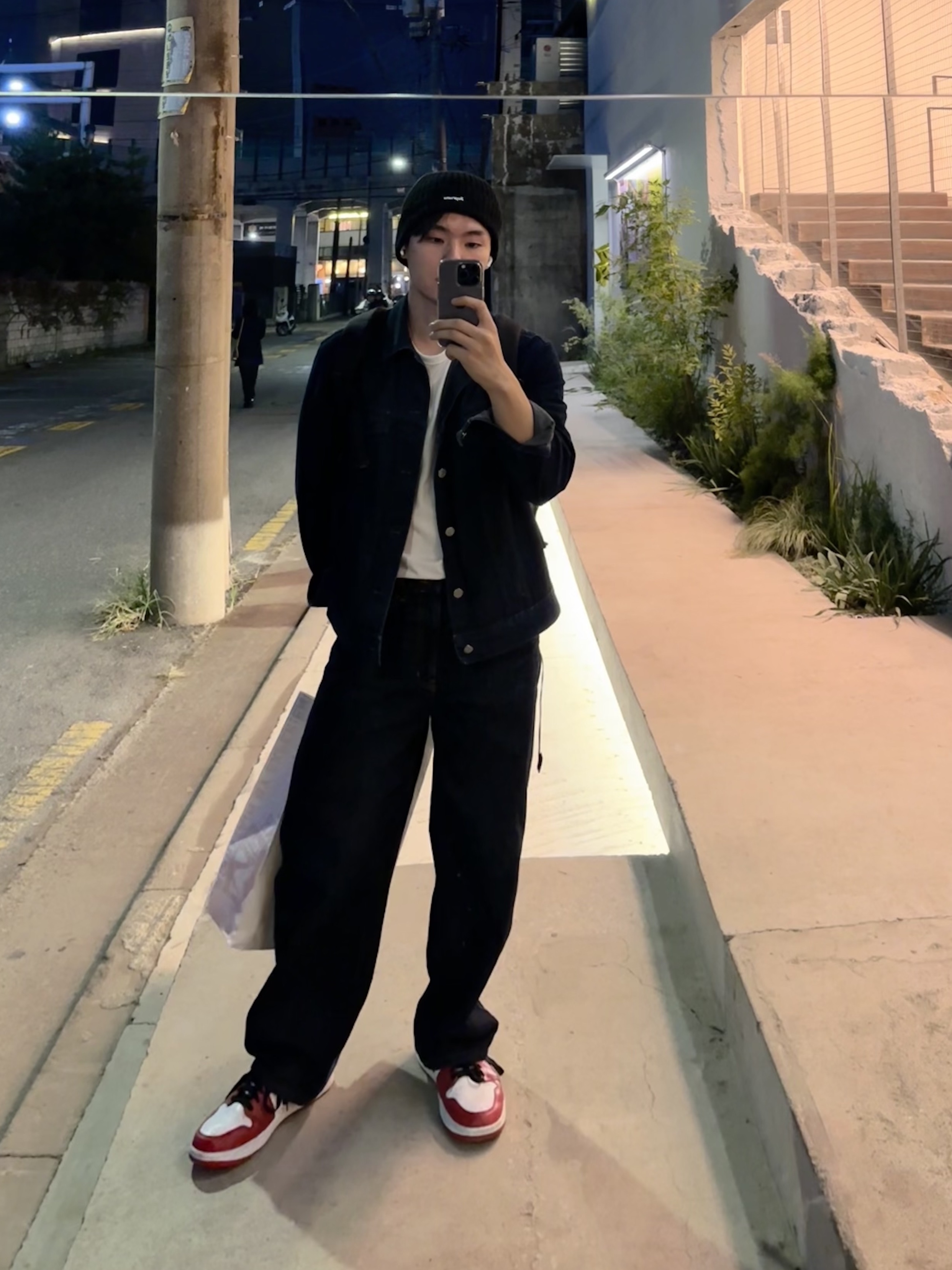 Supreme Overdyed Beanie Black, Jordan 1 Low Golf Chicago 착용 스타일