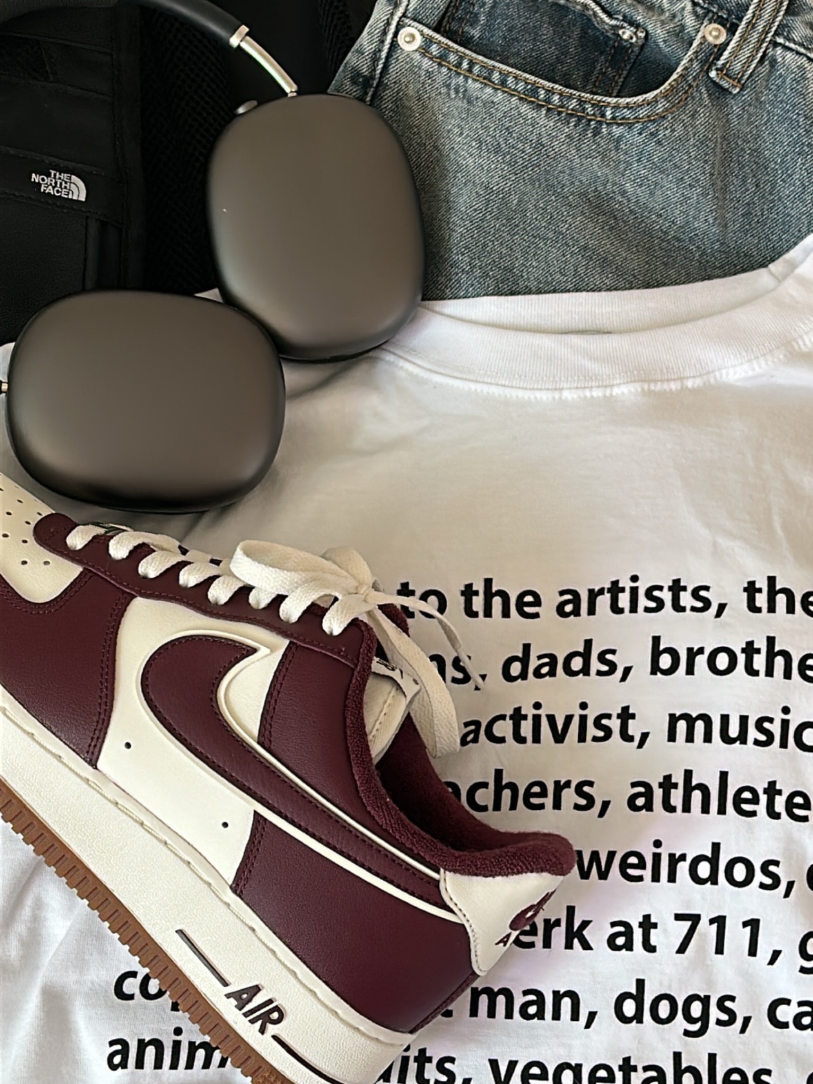 Nike Air Force 1 '07 LV8 Night Maroon 착용 스타일 - 1