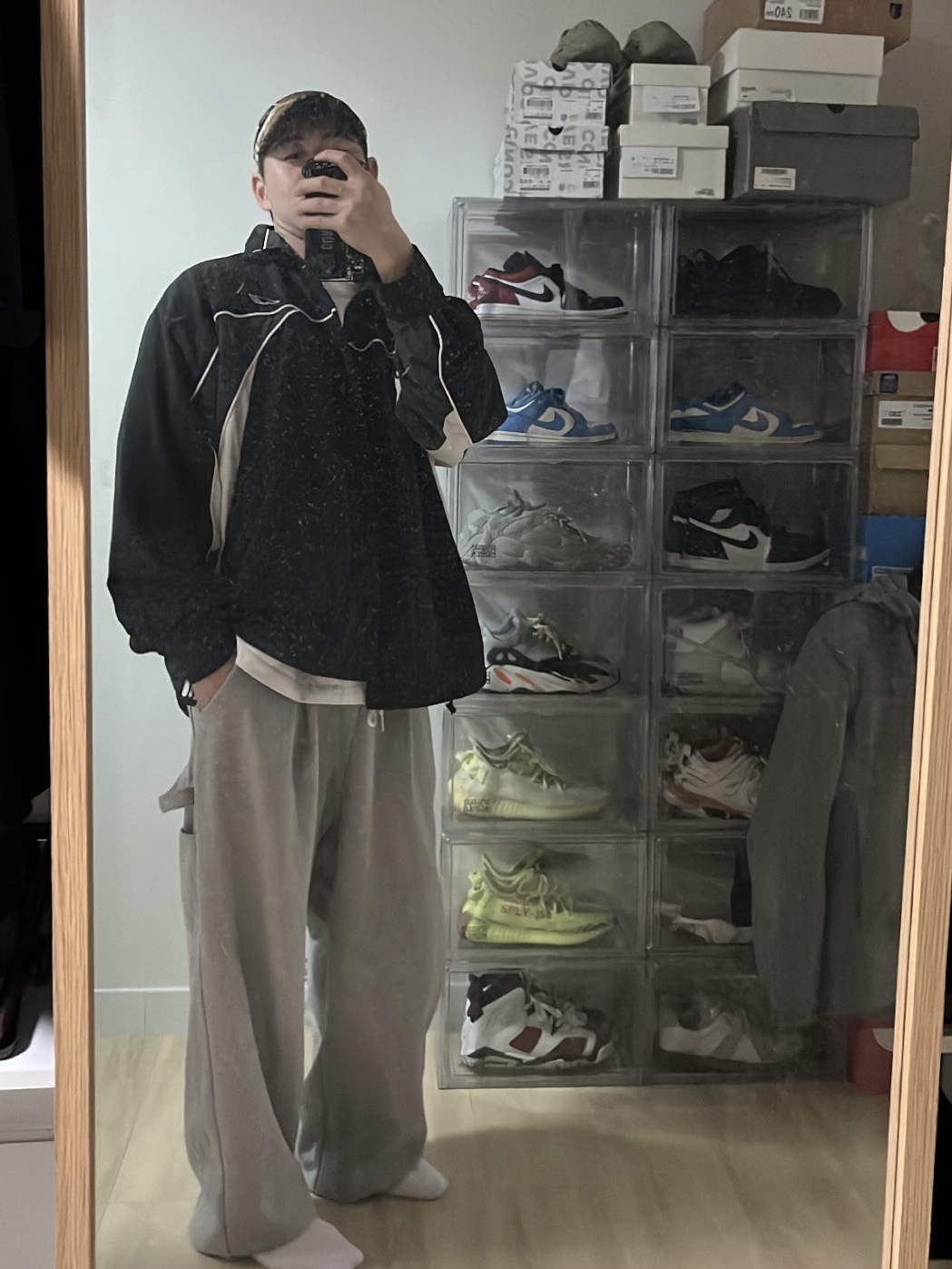 Nike x Drake Nocta NRG Cap Camo, Adidas Yeezy Foam RNNR Stone Taupe 착용 스타일 - 1