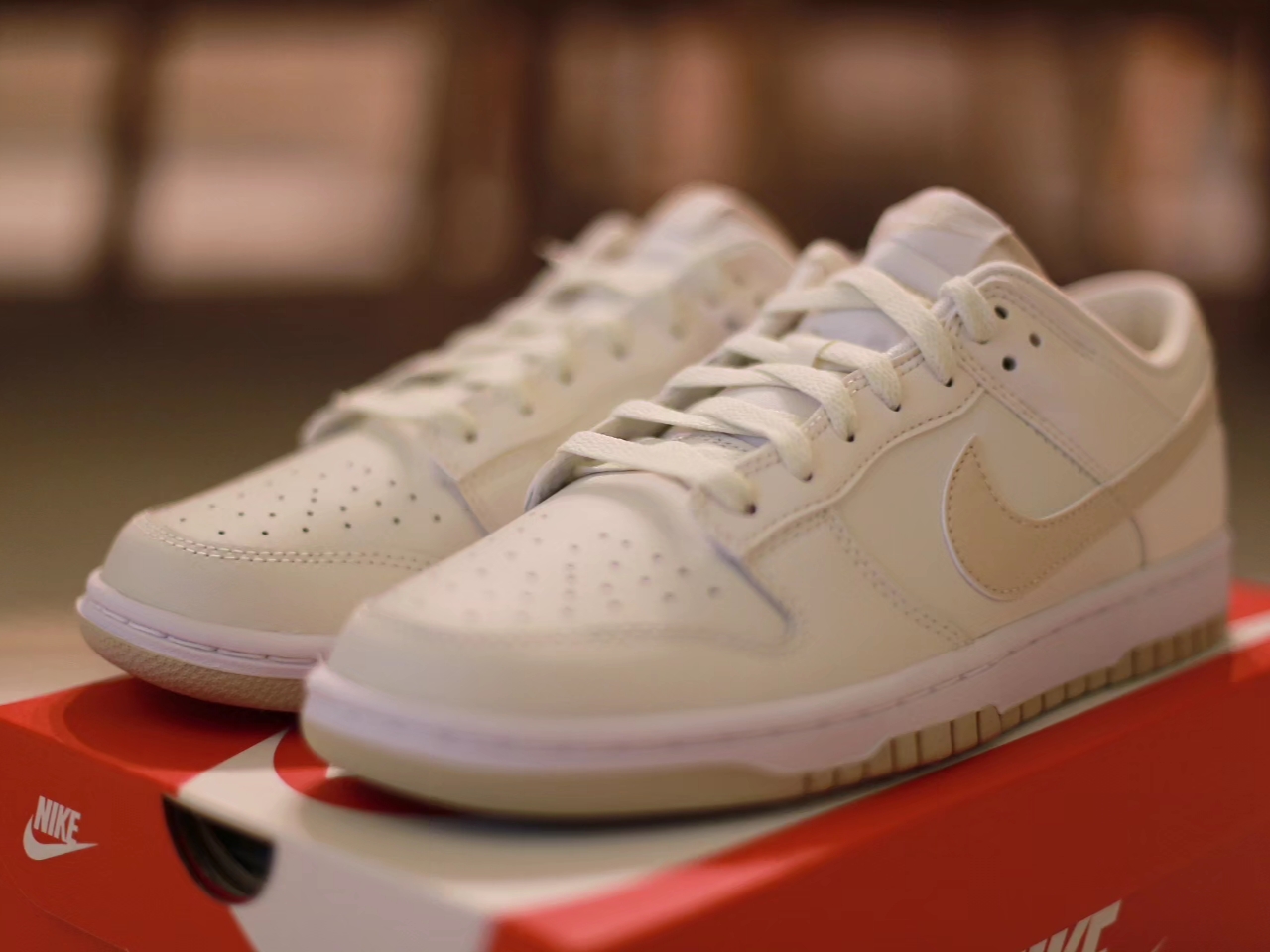 Nike Dunk Low Retro Phantom Sanddrift 착용 스타일 - 2