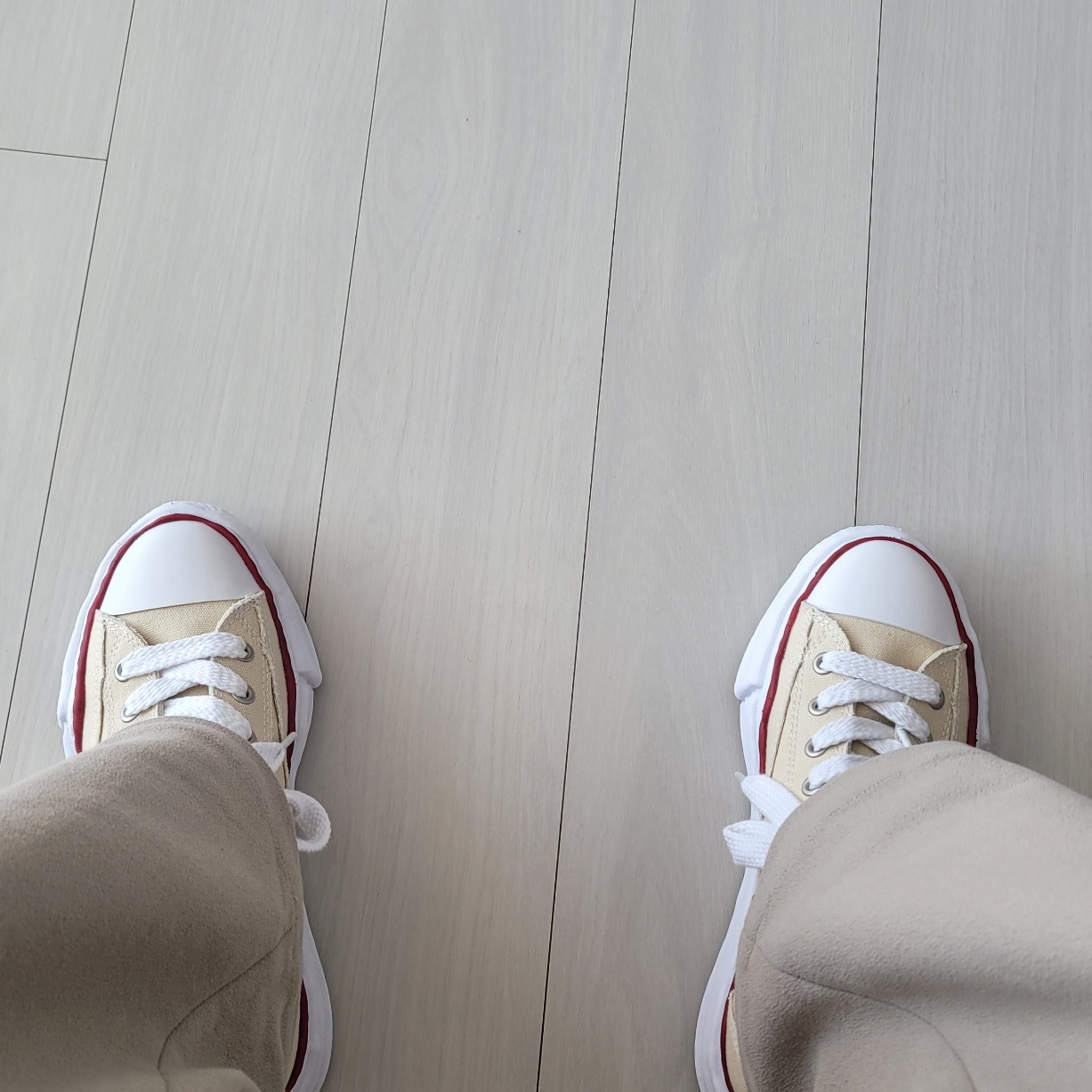 Maison Mihara Yasuhiro Peterson OG Sole Canvas Low-top Sneakers Natural 착용 스타일 - 2