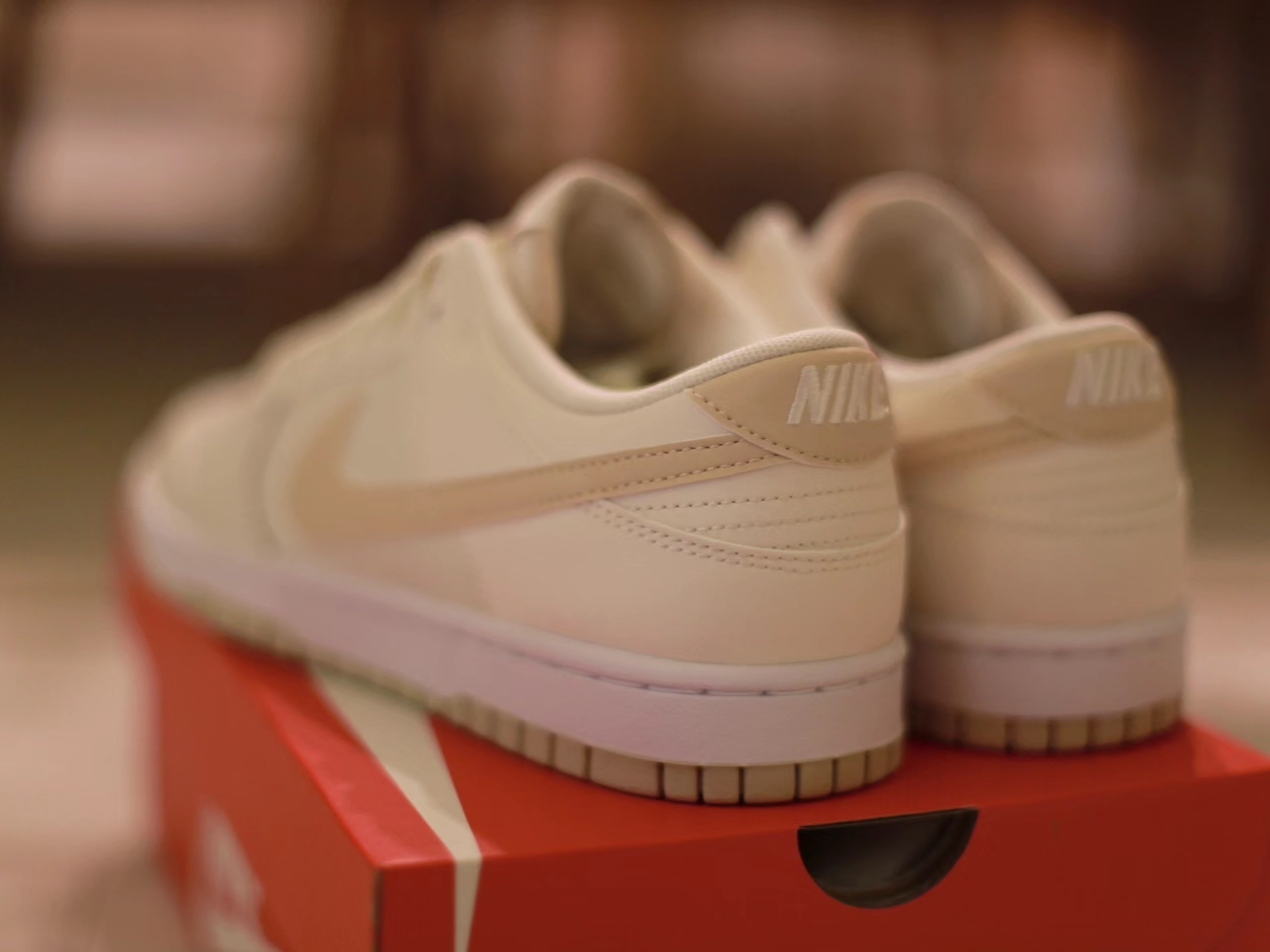 Nike Dunk Low Retro Phantom Sanddrift 착용 스타일 - 3