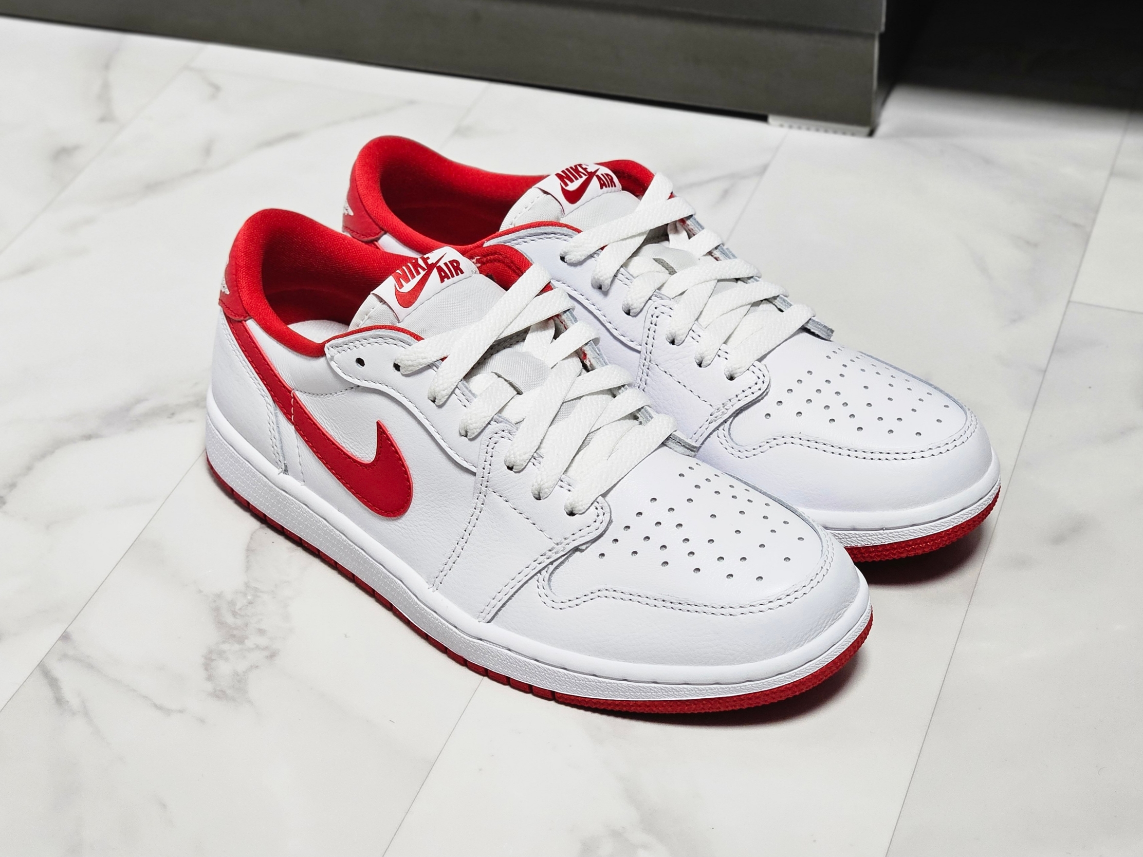 Jordan 1 Retro Low OG University Red 착용 스타일 - 4