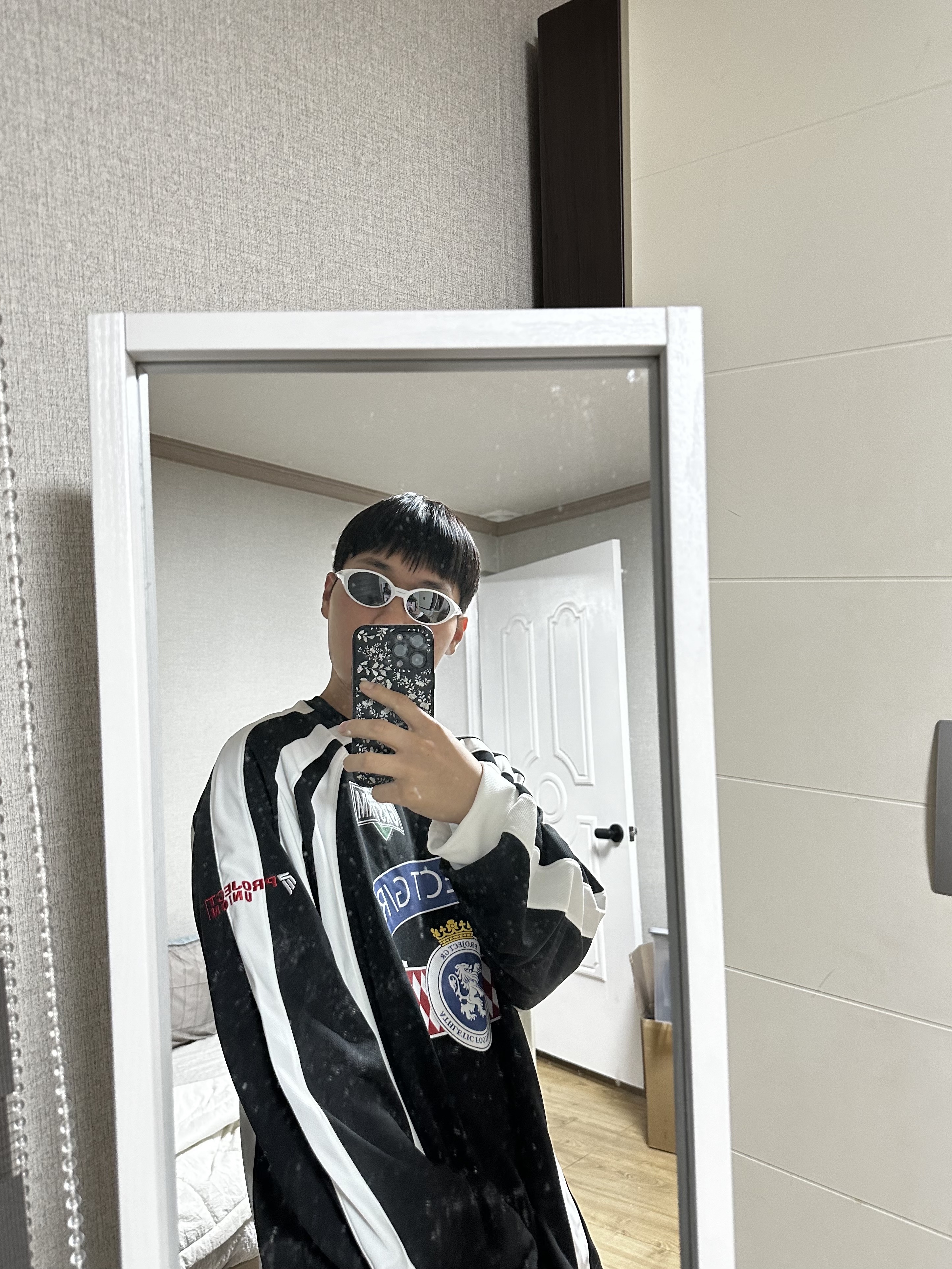 Project G/R Long Sleeve Football Jersey Black 착용 스타일
