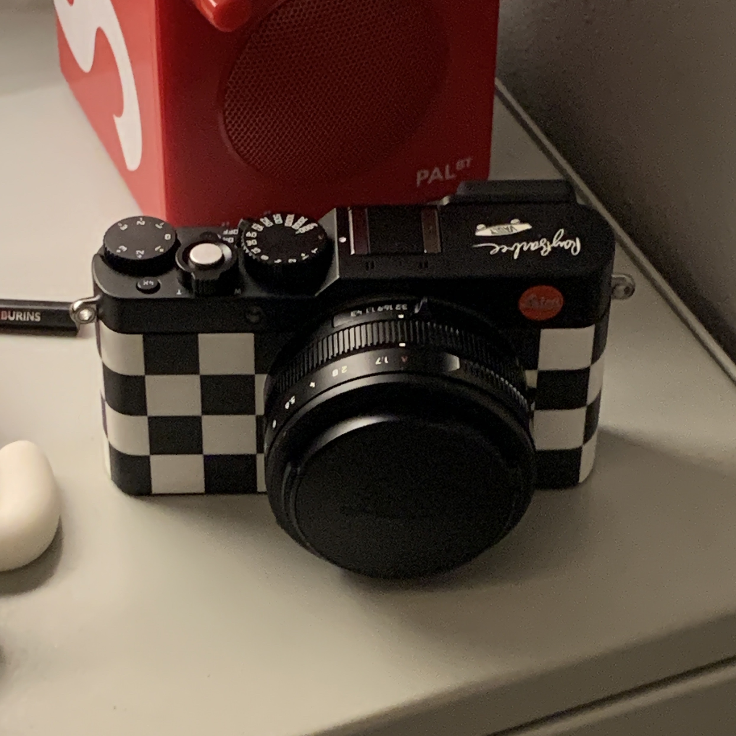 Leica x Vans x Ray Barbee D-Lux 7 Checkerboard (Korean Ver.) 착용 스타일