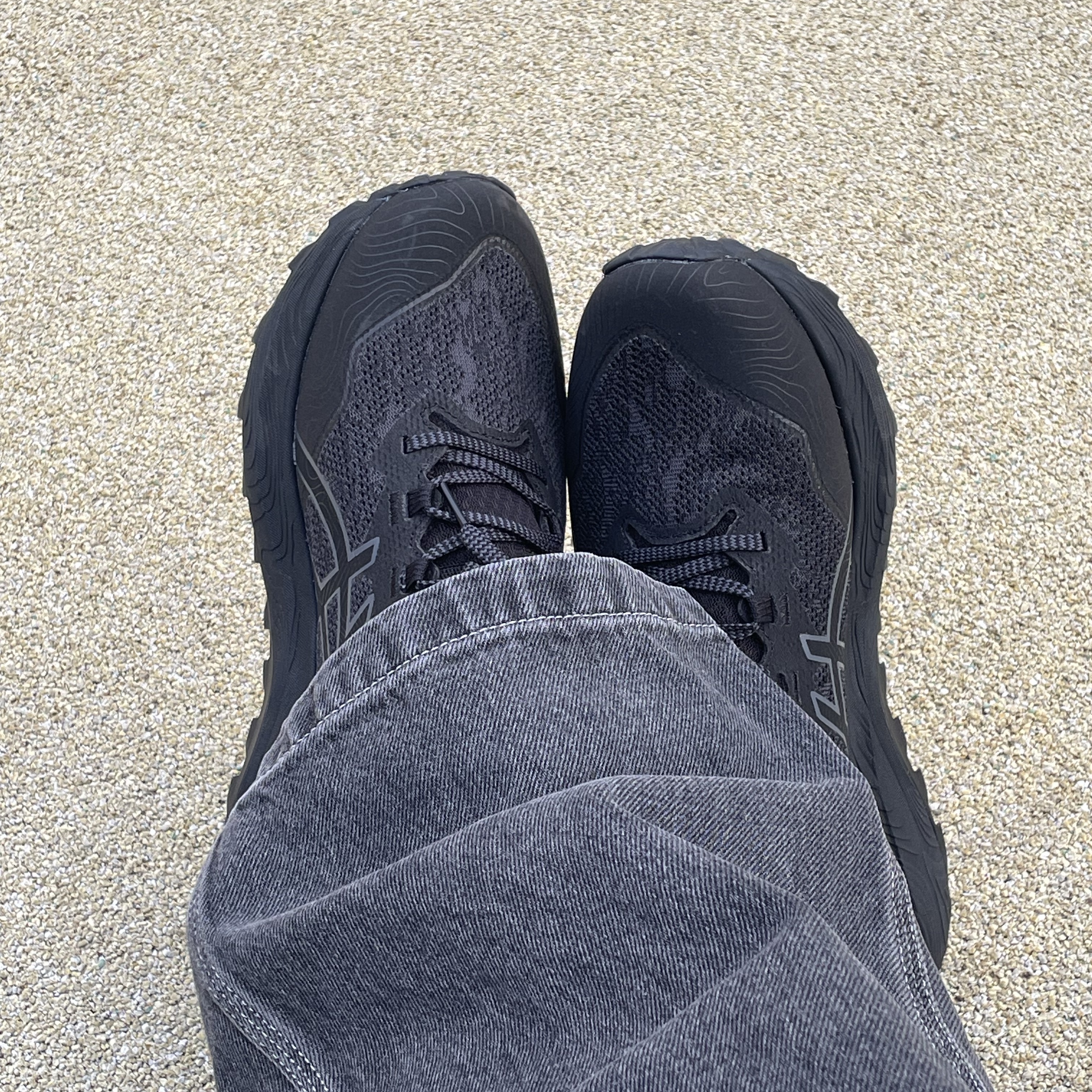 Asics Gel-Trabuco 11 Gore-Tex Black Carrier Grey 착용 스타일