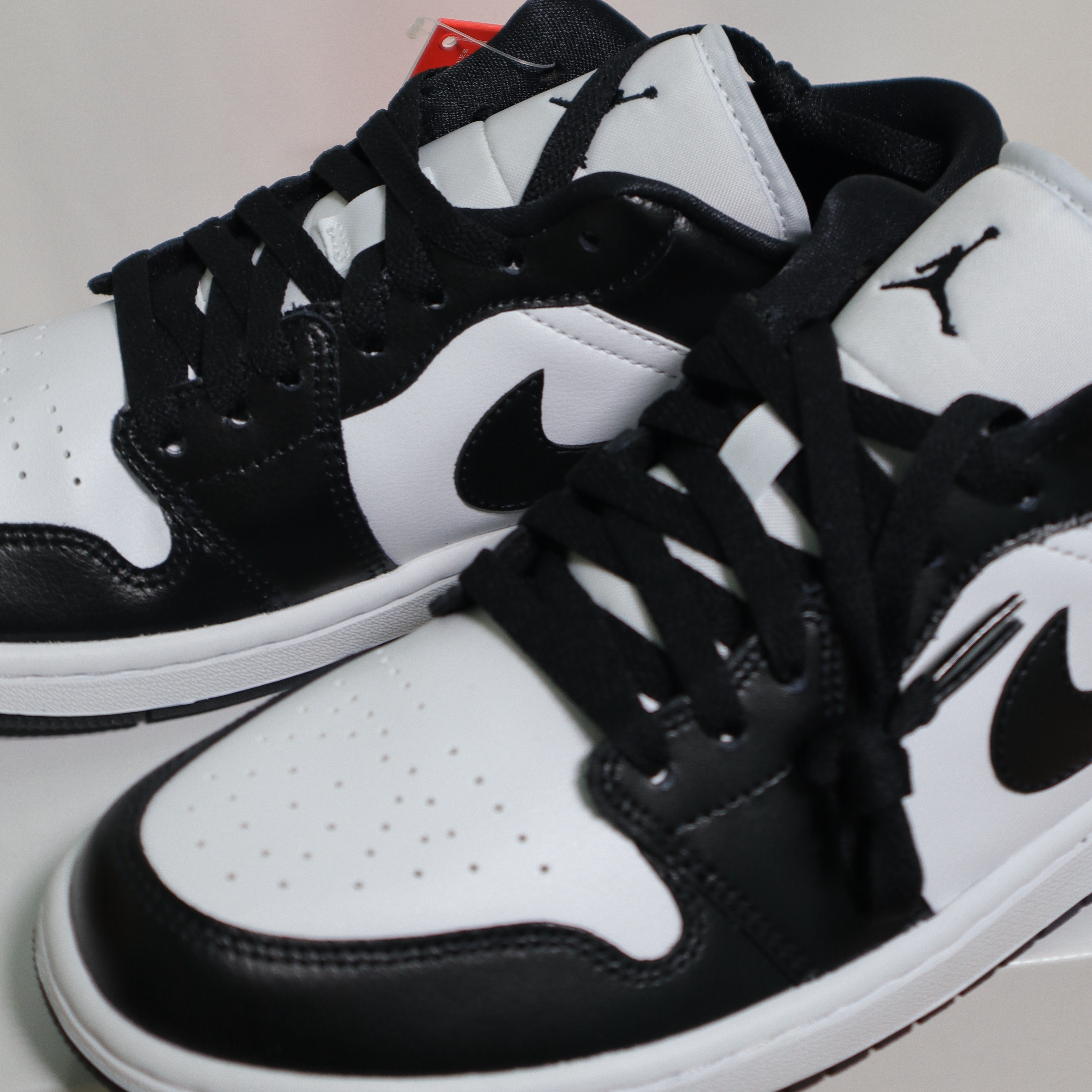 (W) Jordan 1 Low Black and White 착용 스타일