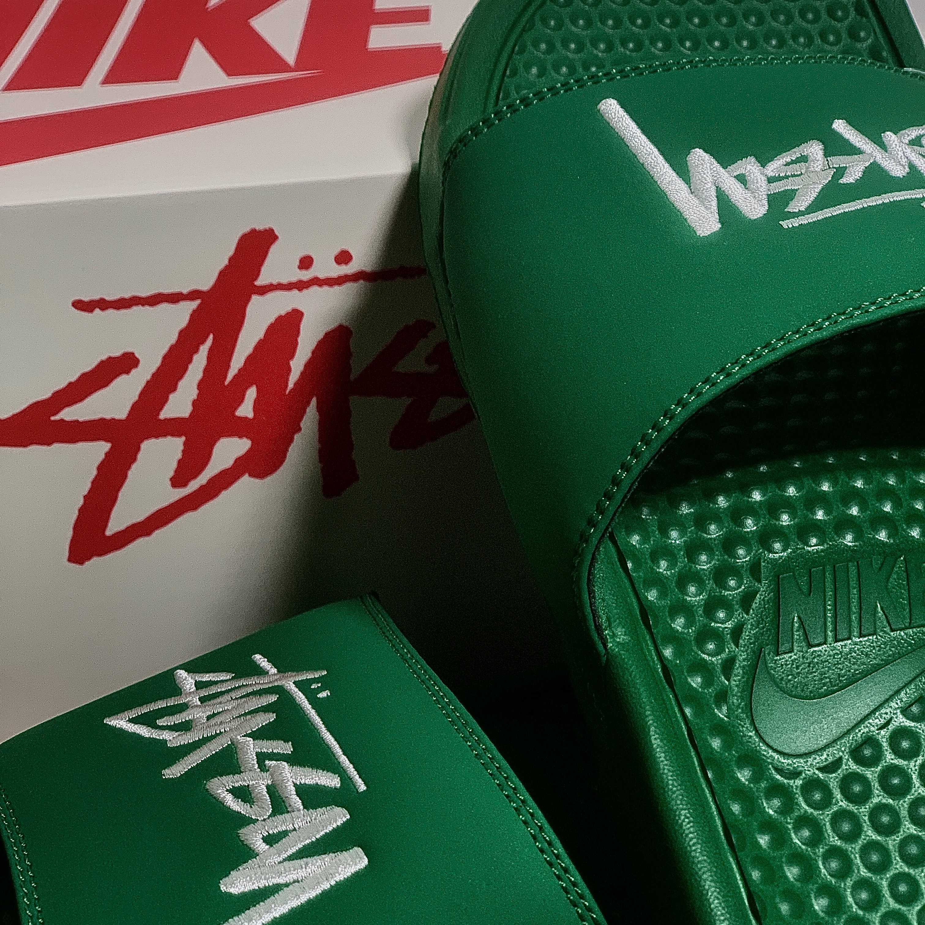 Nike x Stussy Benassi Slide Pine Green 착용 스타일