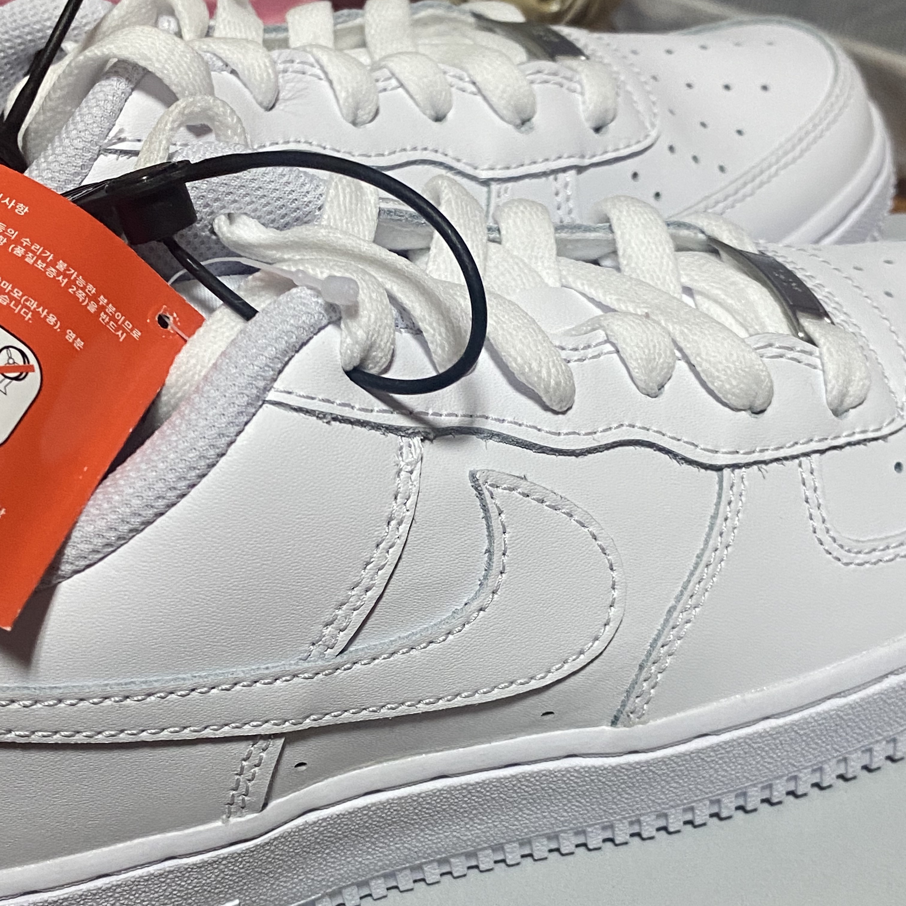 (GS) Nike Air Force 1 LE White 착용 스타일 - 2
