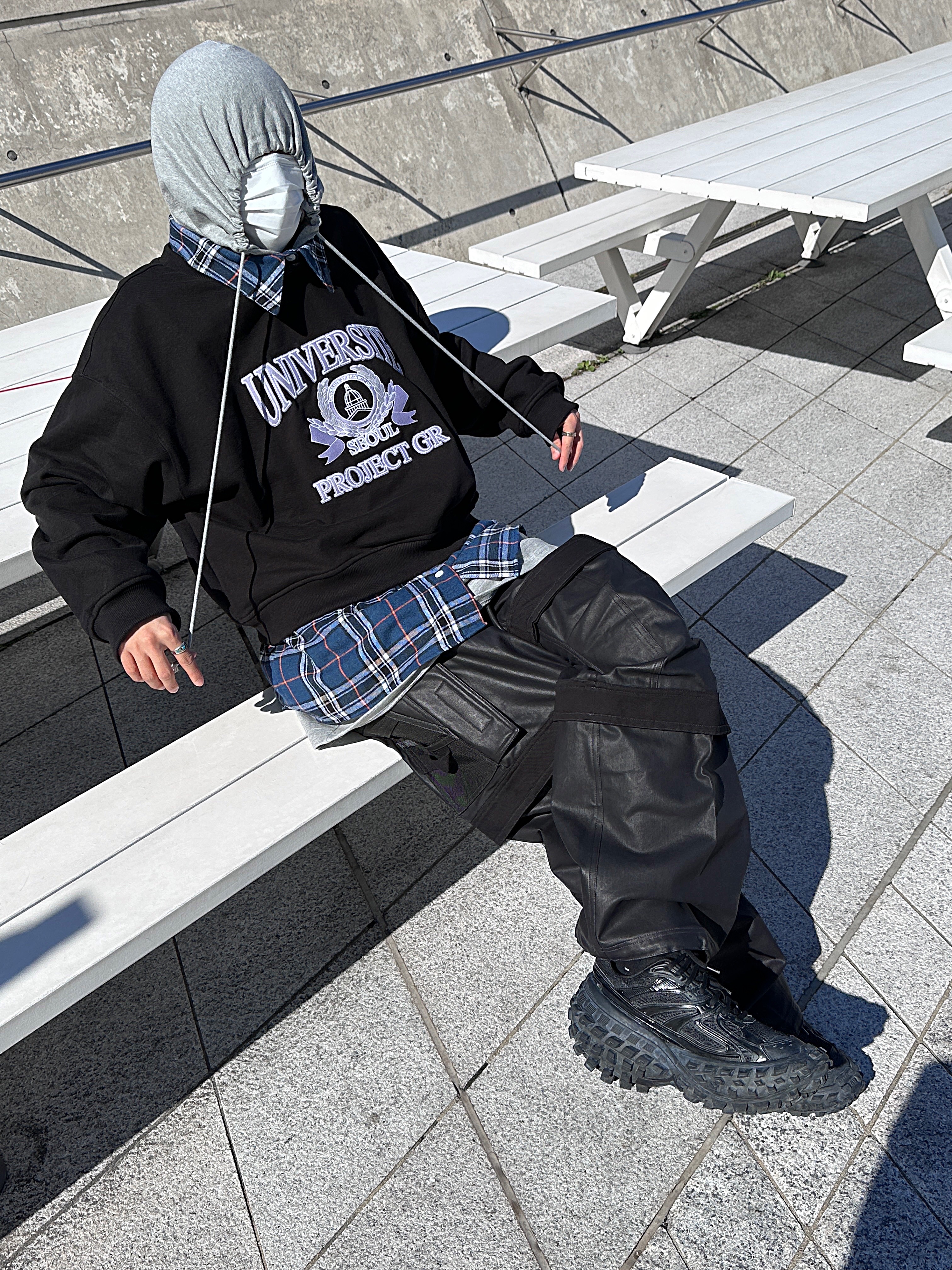 Project G/R 3 Layered Top Black, Farfromwhat Far Layered Work Pants Coated Black 착용 스타일 - 2