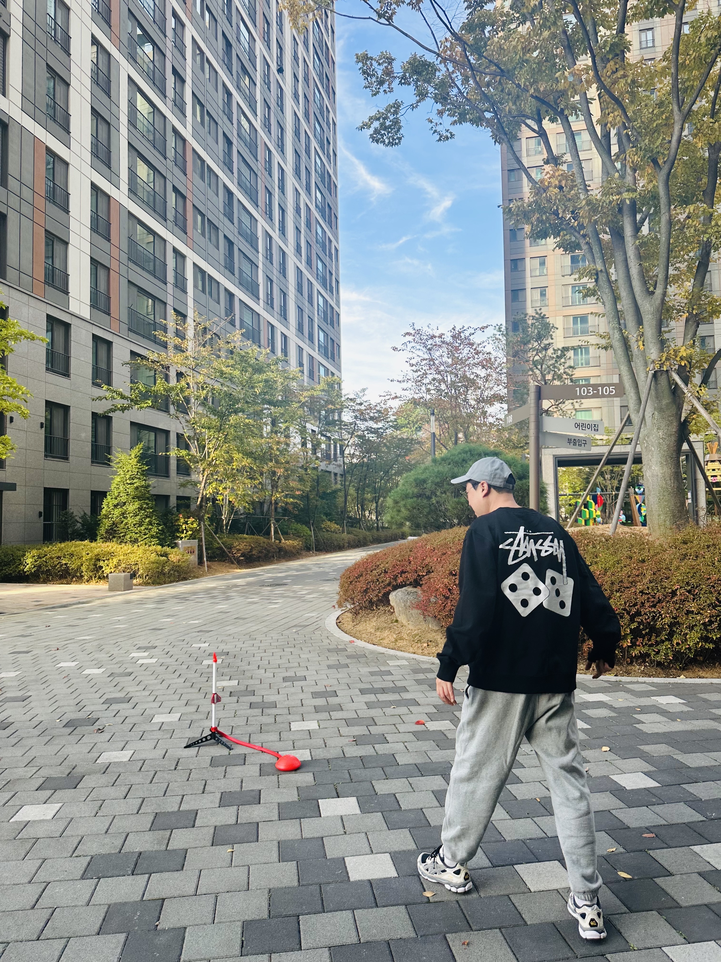 Stussy Dice Crew Black, Nike NRG Solo Swoosh Fleece Pants Dark Grey Heather - Asia 착용 스타일 - 6
