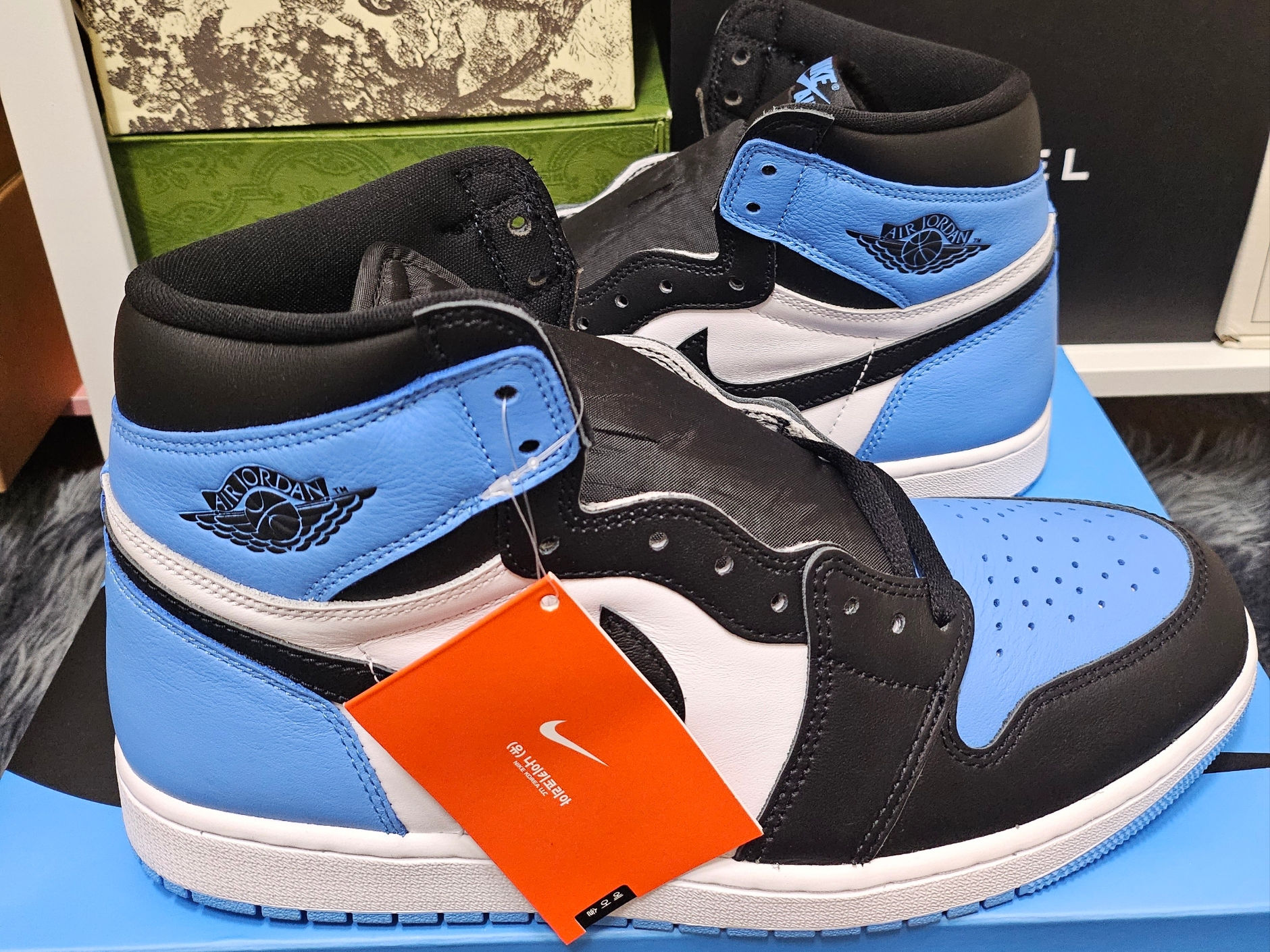 Jordan 1 Retro High OG University Blue 착용 스타일