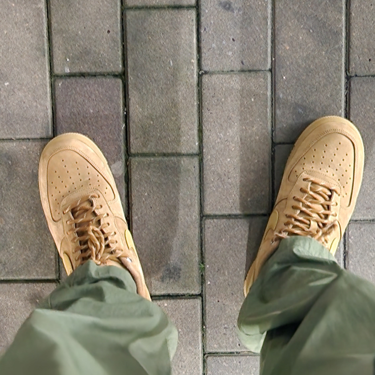 Nike Air Force 1 '07 WB Flax 착용 스타일