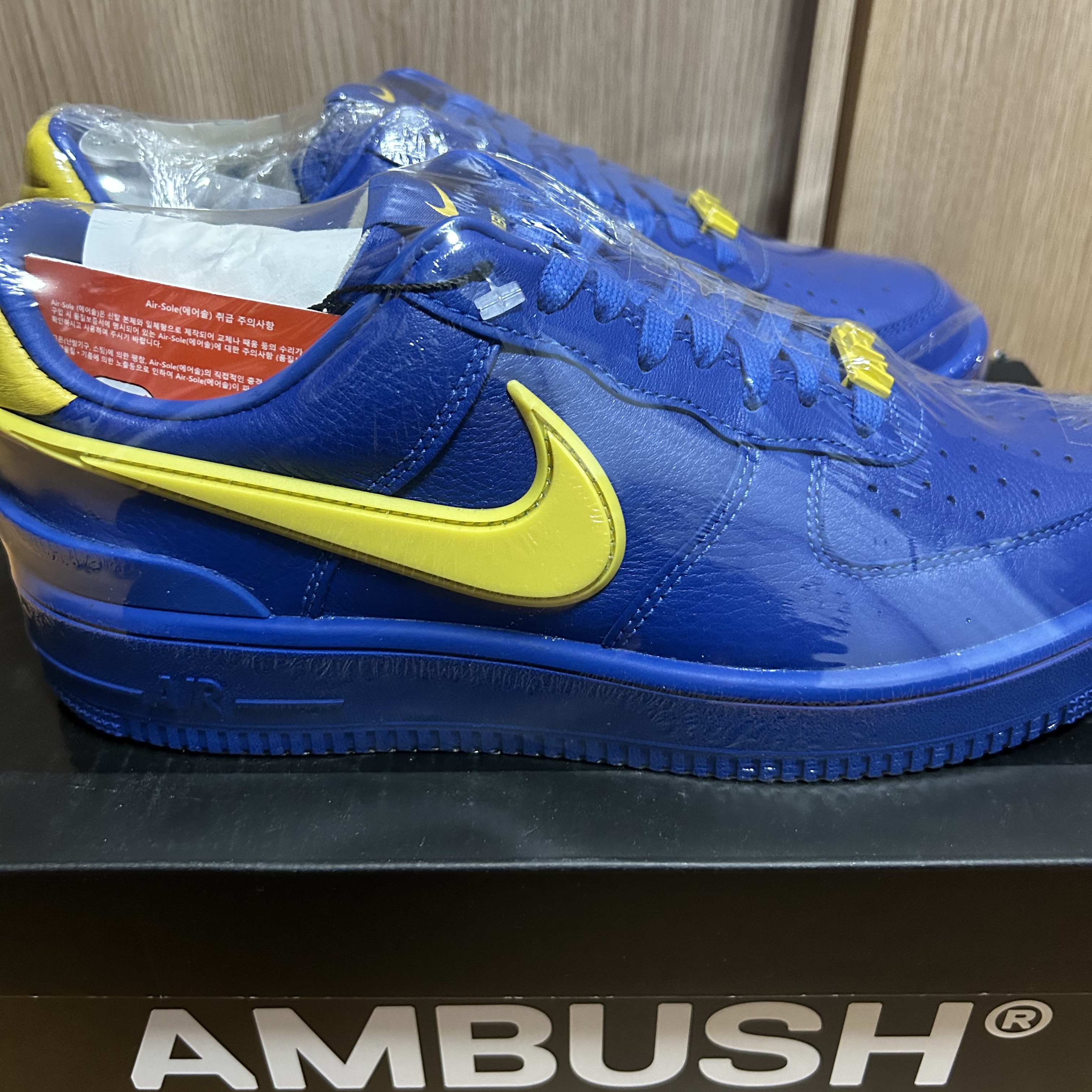 Nike x Ambush Air Force 1 Low SP Game Royal and Vivid Sulfur 착용 스타일