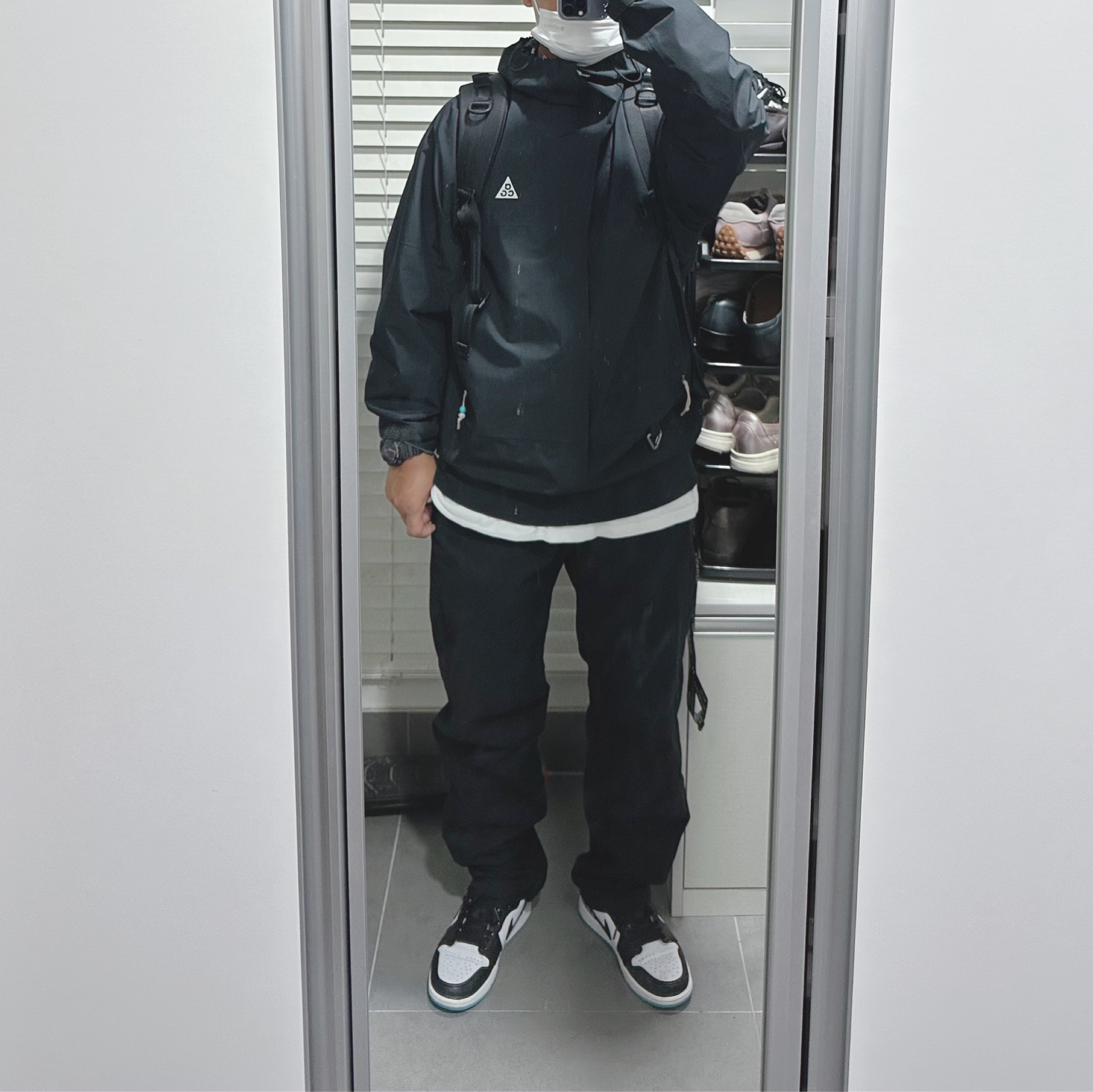 Nike ACG Storm-Fit ADV Cascade Rains Full Zip Jacket Black - Asia, Jordan 1 Retro Low OG Black and Dark Powder Blue 착용 스타일