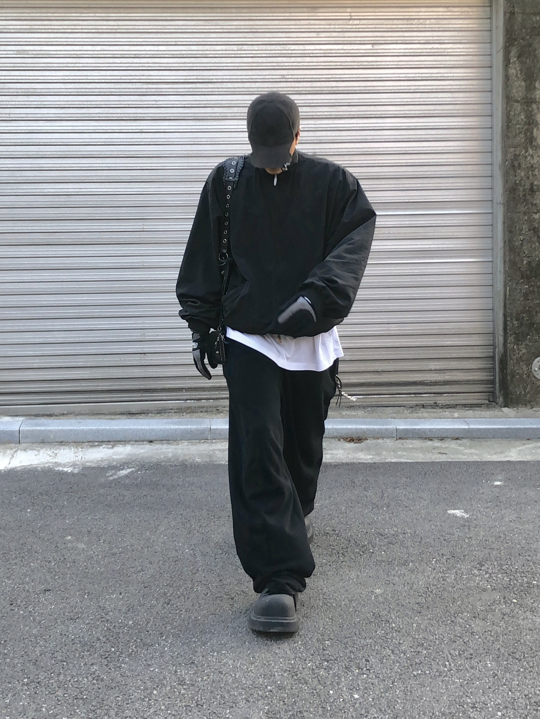 Balenciaga Heavy Piercing Cap Faded Black, Balenciaga Steroid Derby Black 착용 스타일 - 4