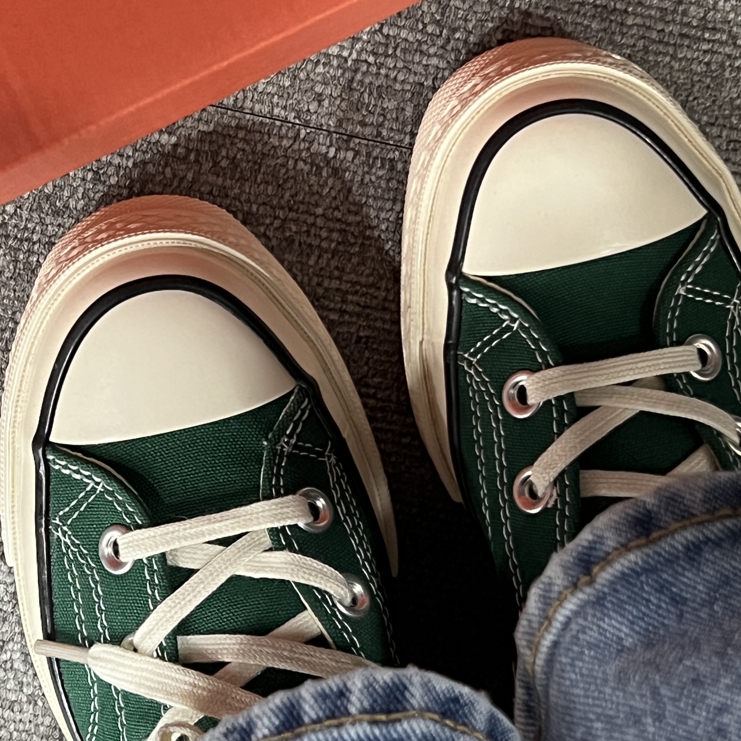 Converse Chuck 70 Ox Midnight Clover 착용 스타일