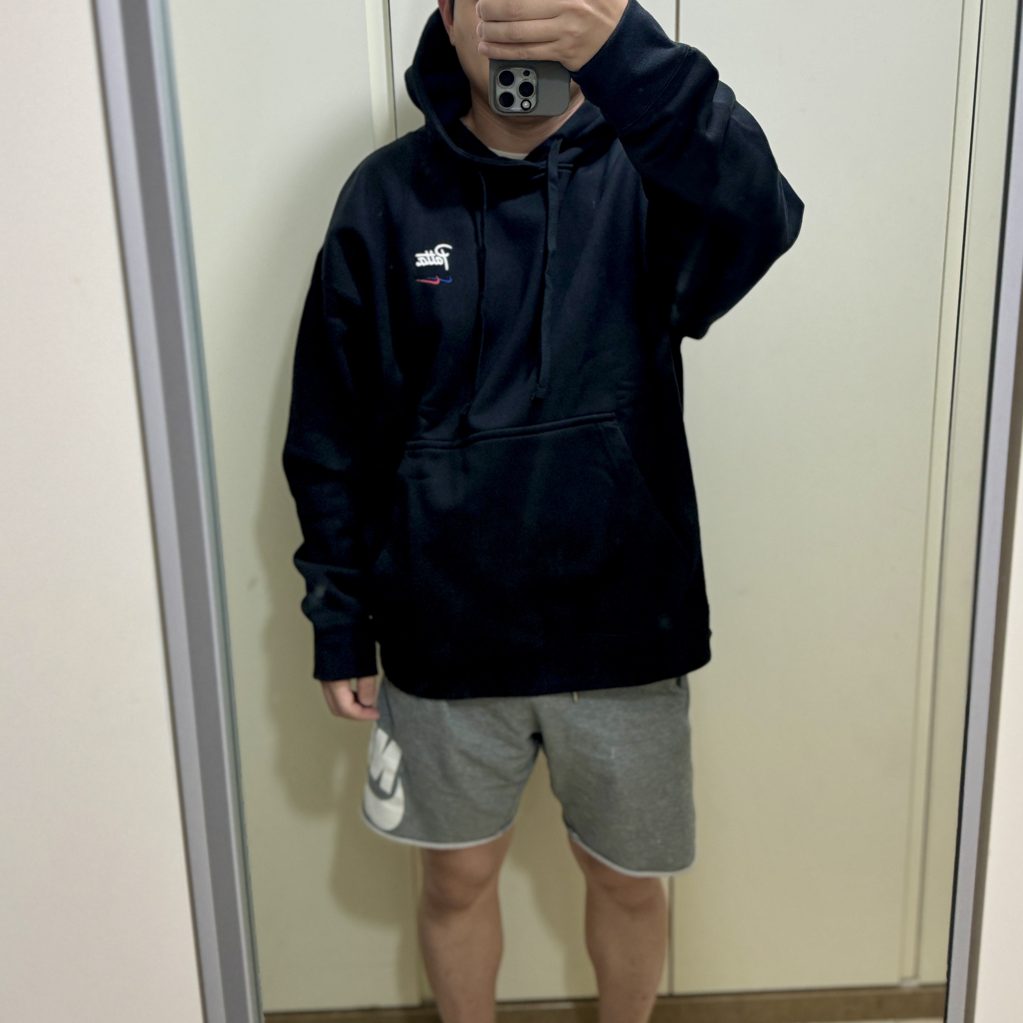 Nike x Patta x FC Barcelona Solo Swoosh Hoodie Culers del Món (FD4147-010) 착용 스타일 - 3