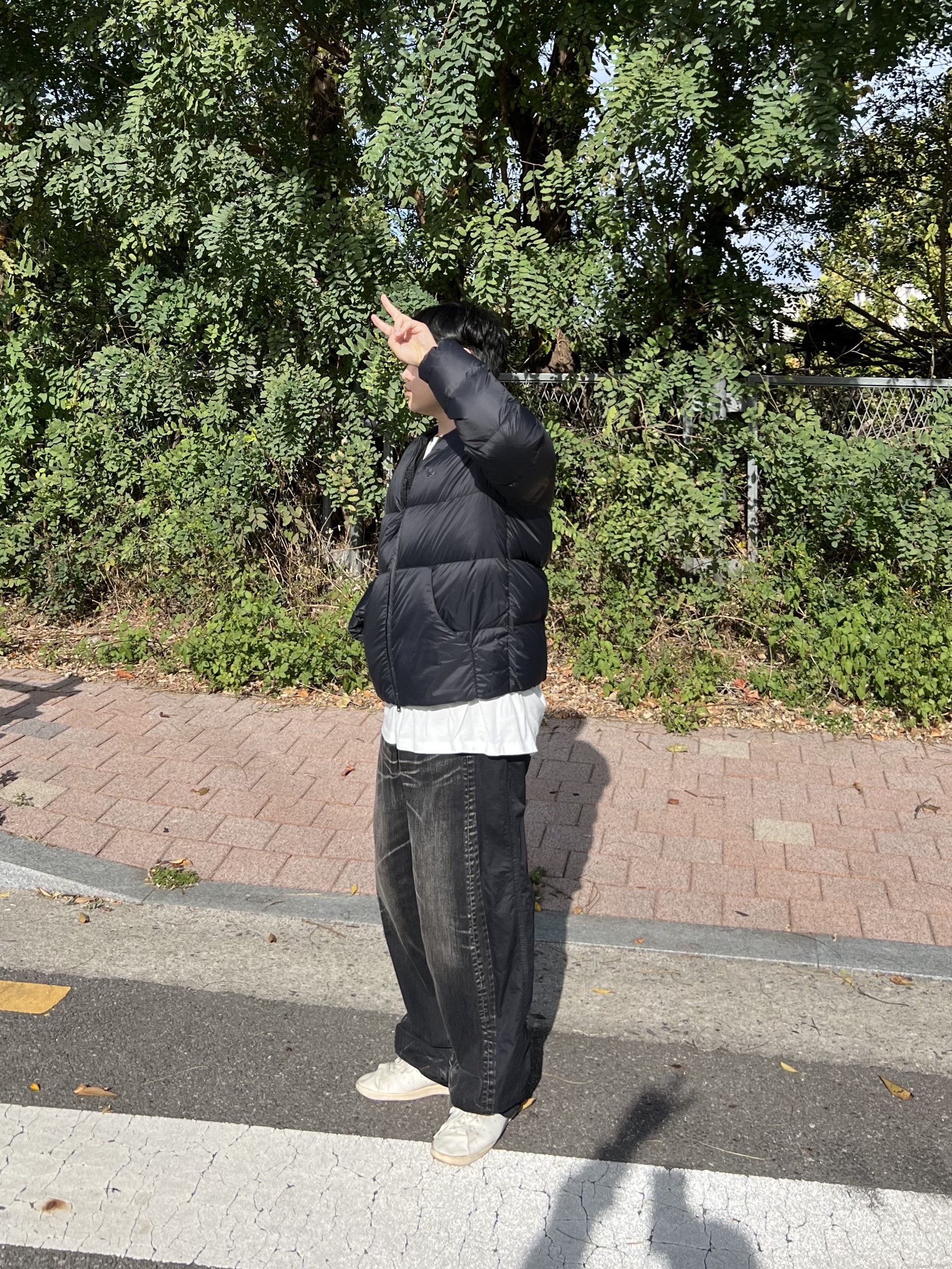 Balenciaga x Adidas Stan Smith Worn Out White Green 착용 스타일