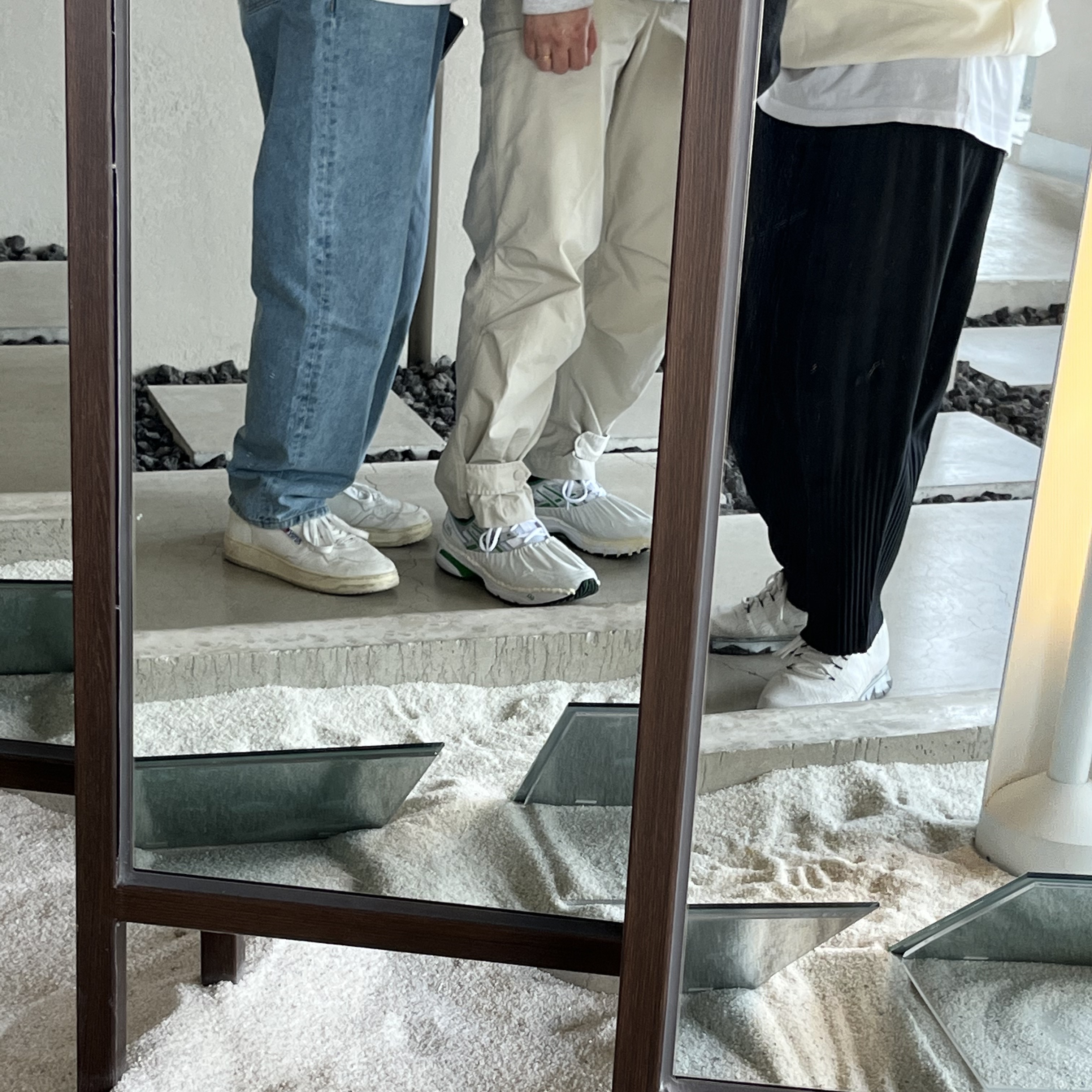 Autry Medalist Low Goatskin Sneakers White 착용 스타일