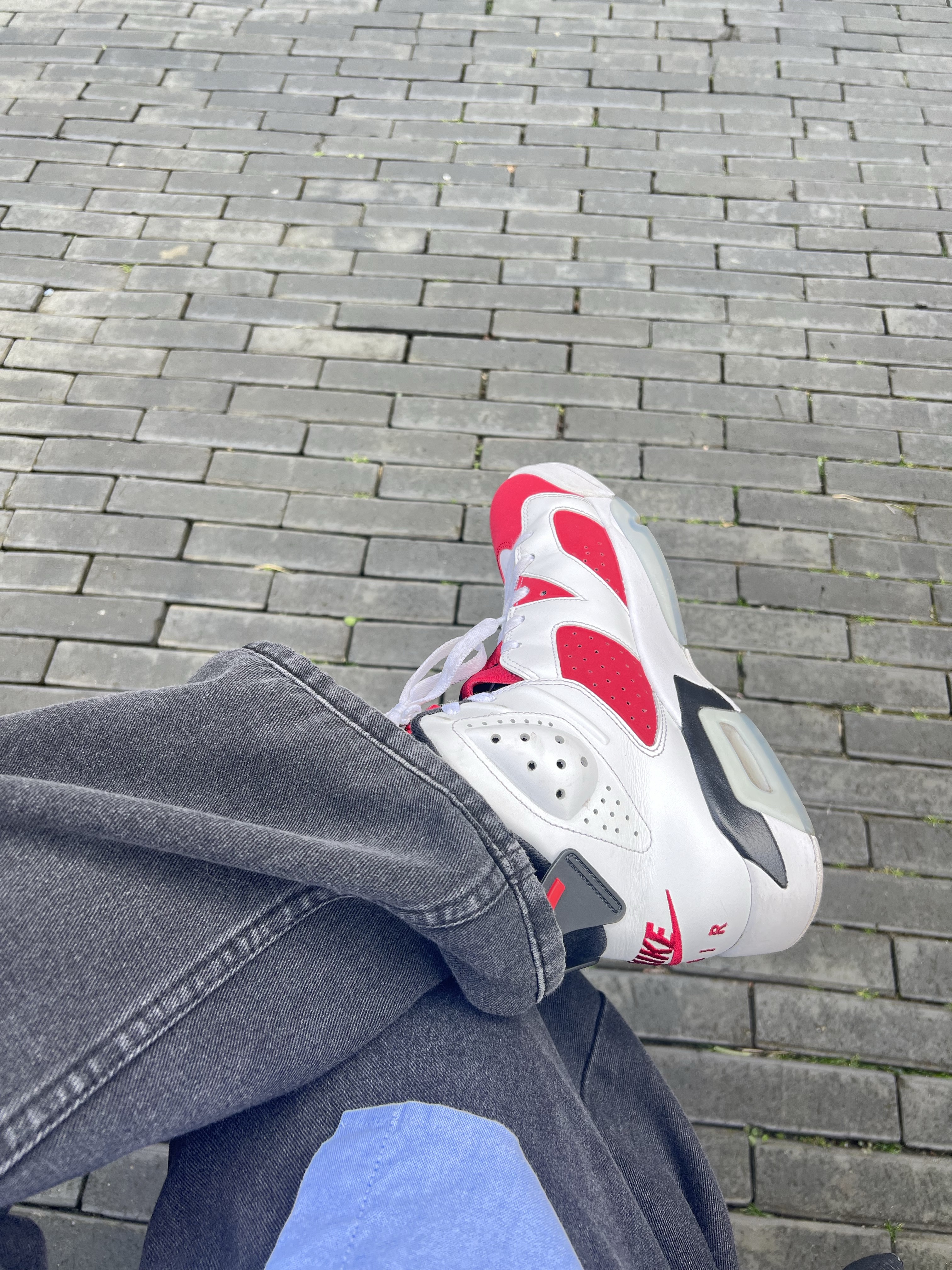 Jordan 6 Retro Carmine 2021 착용 스타일 - 2
