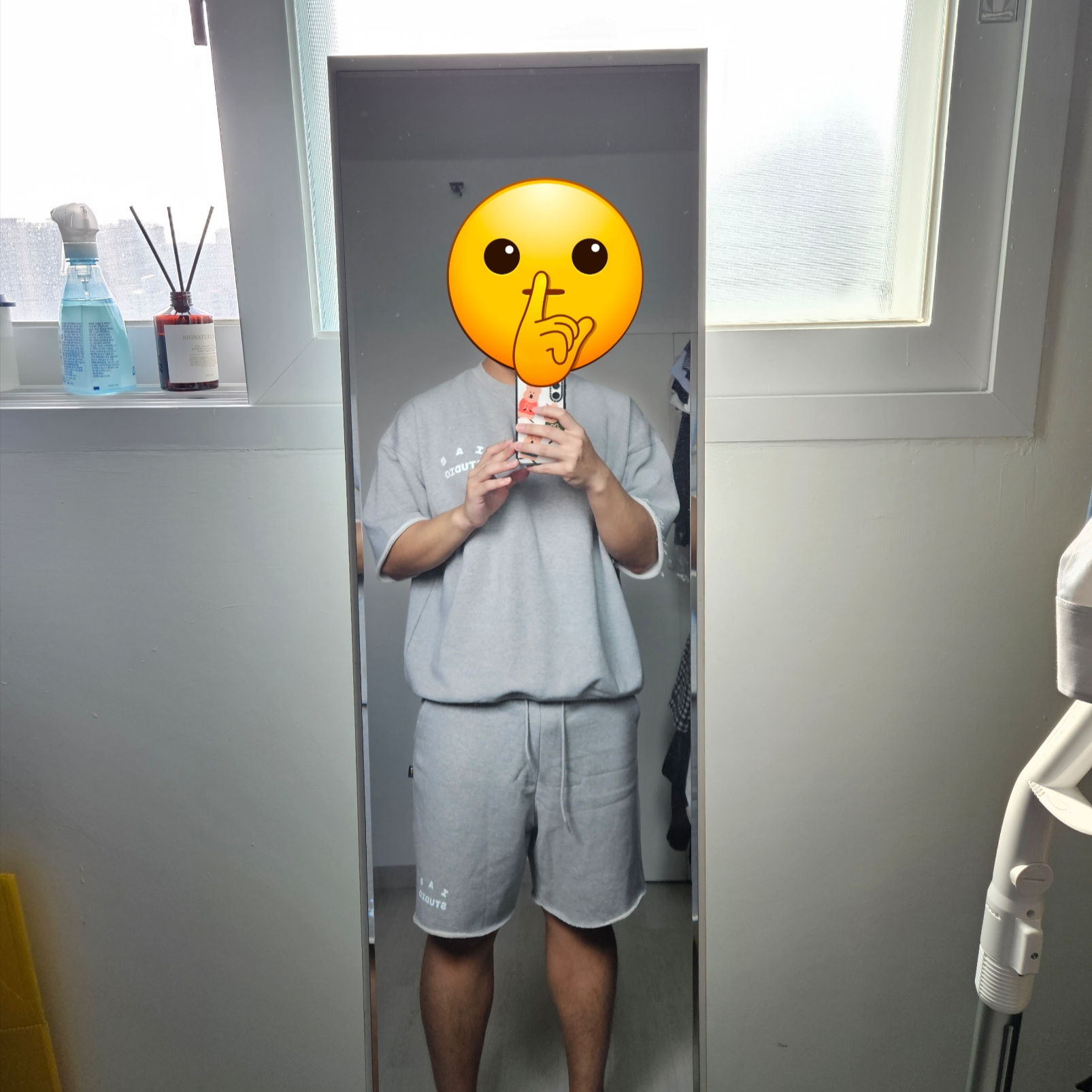 IAB Studio Heavy Sweat Shorts Gray - 23FW, IAB Studio Heavy Short Sleeve Sweatshirt Gray - 23FW 착용 스타일