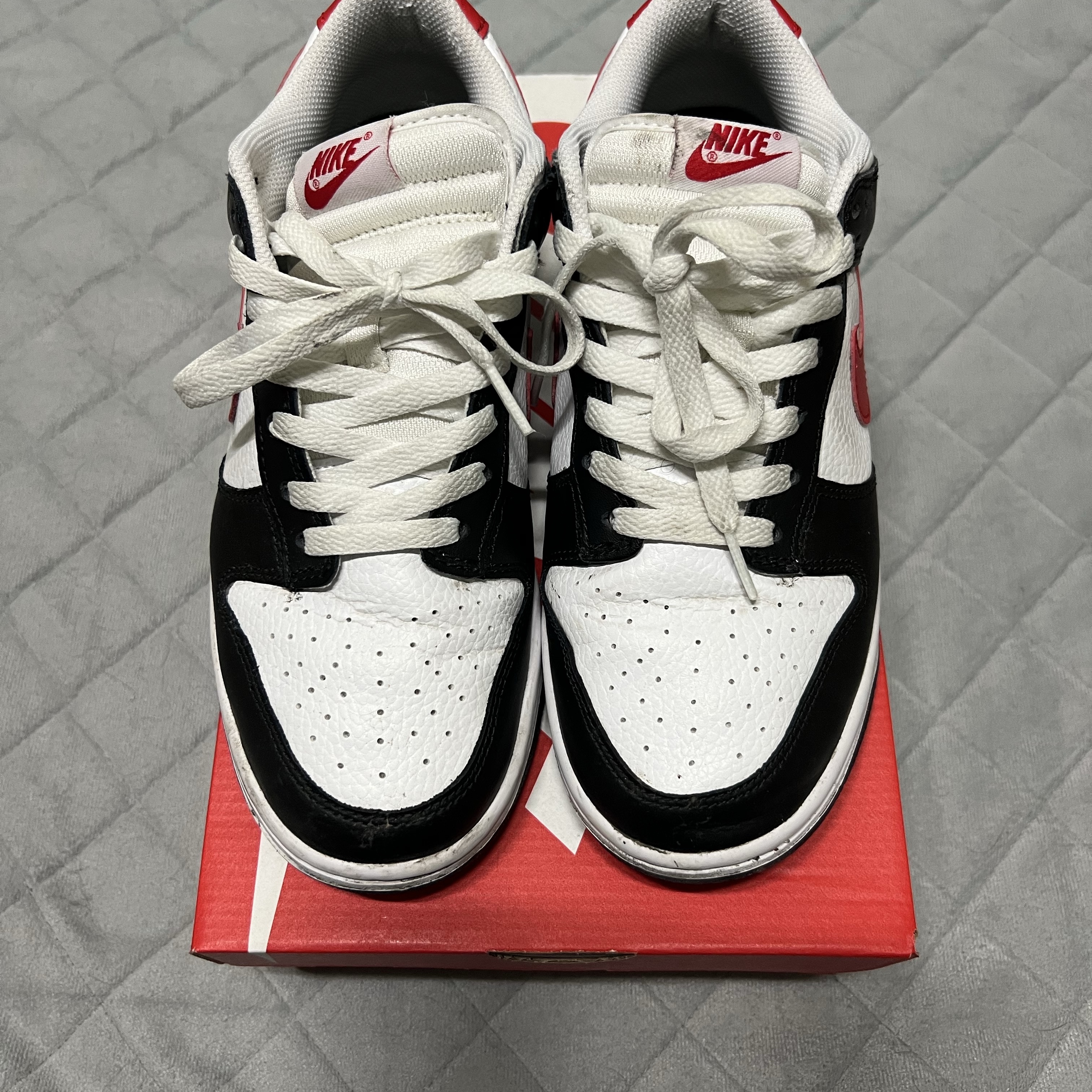 Nike Dunk Low Retro Black University Red 착용 스타일 - 1