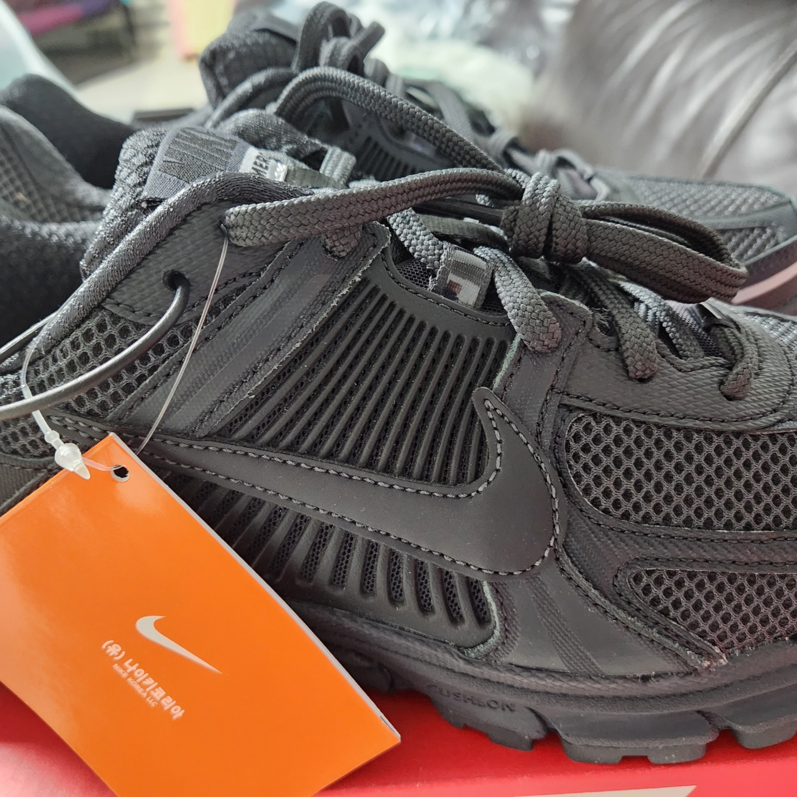 Nike Zoom Vomero 5 SP Anthracite 2023 착용 스타일 - 1