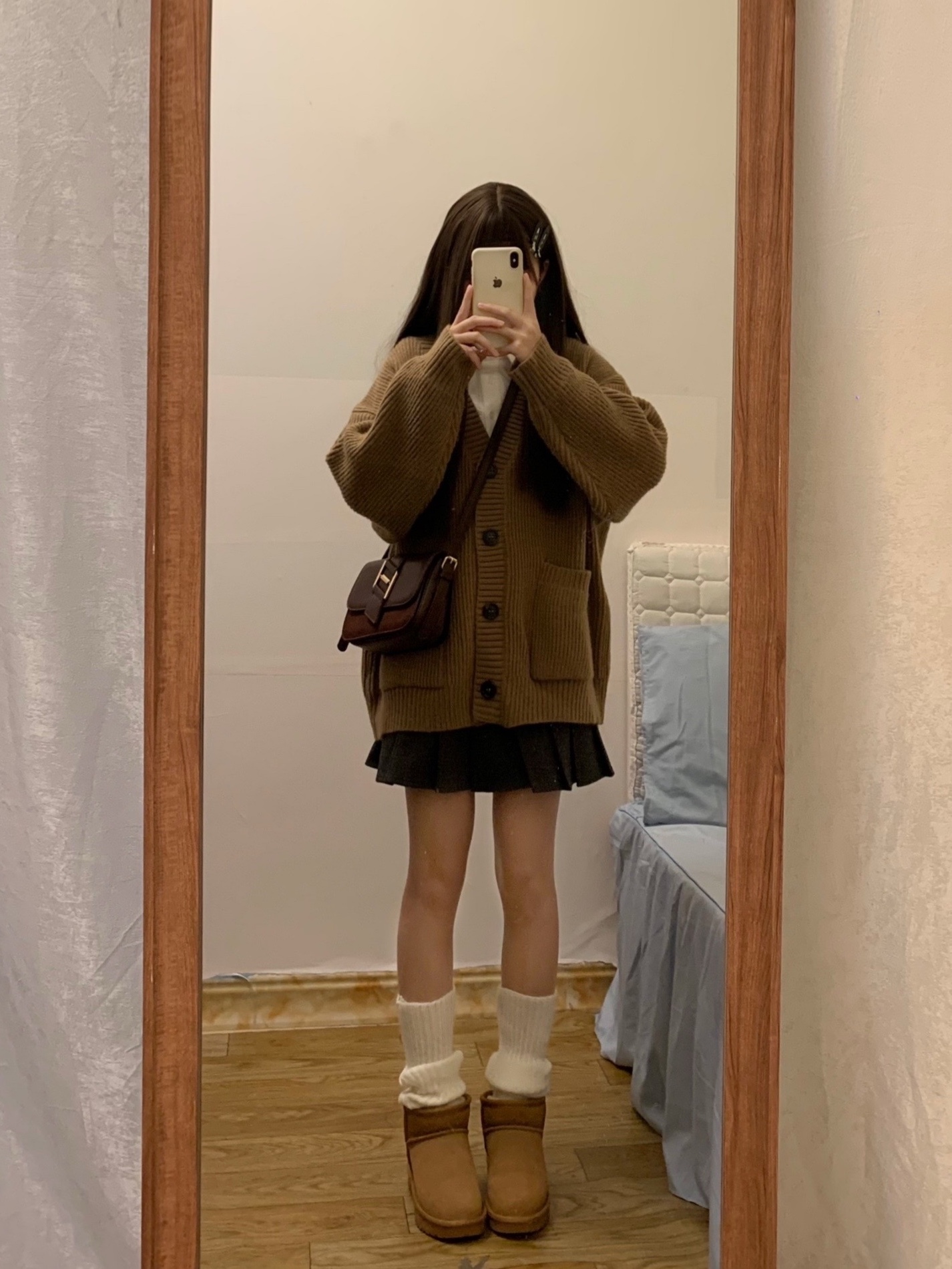 (W) UGG Classic Mini II Boots Chestnut 착용 스타일 - 1