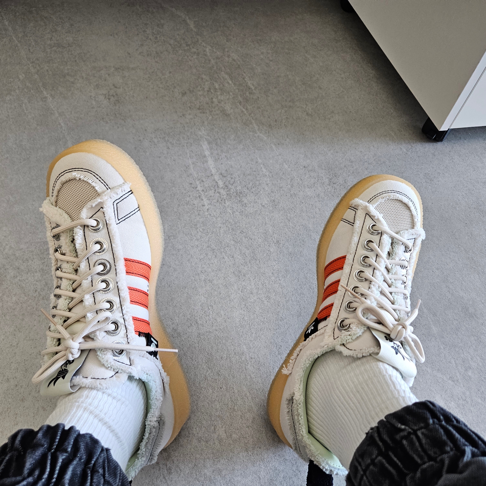 Adidas x Song for the Mute Campus 80s Bliss Core Black 착용 스타일 - 1