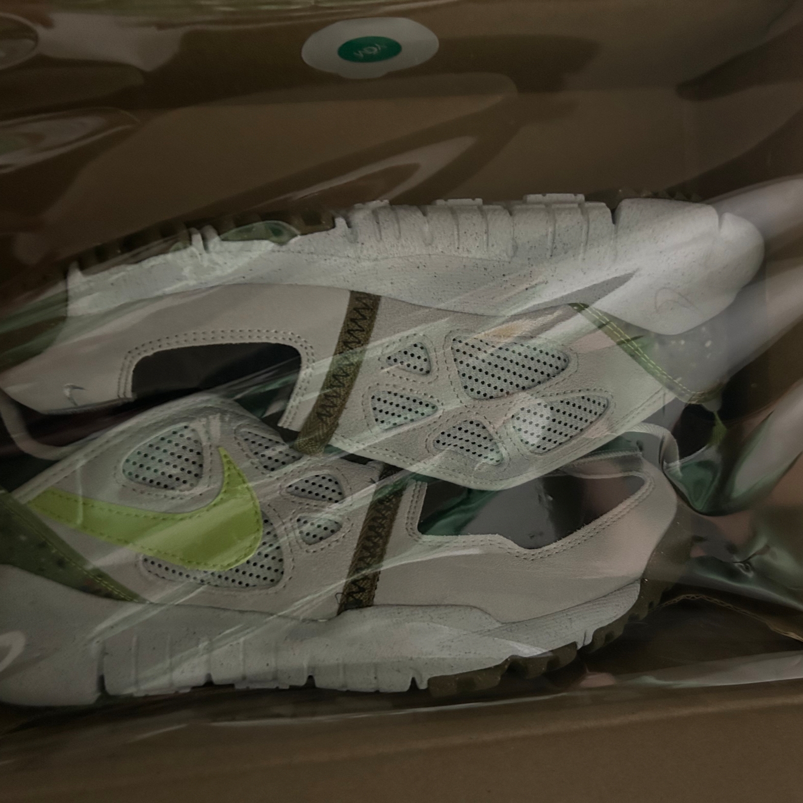 Nike Free Terra Vista Next Nature Grey Fog Vivid Green 착용 스타일 - 2